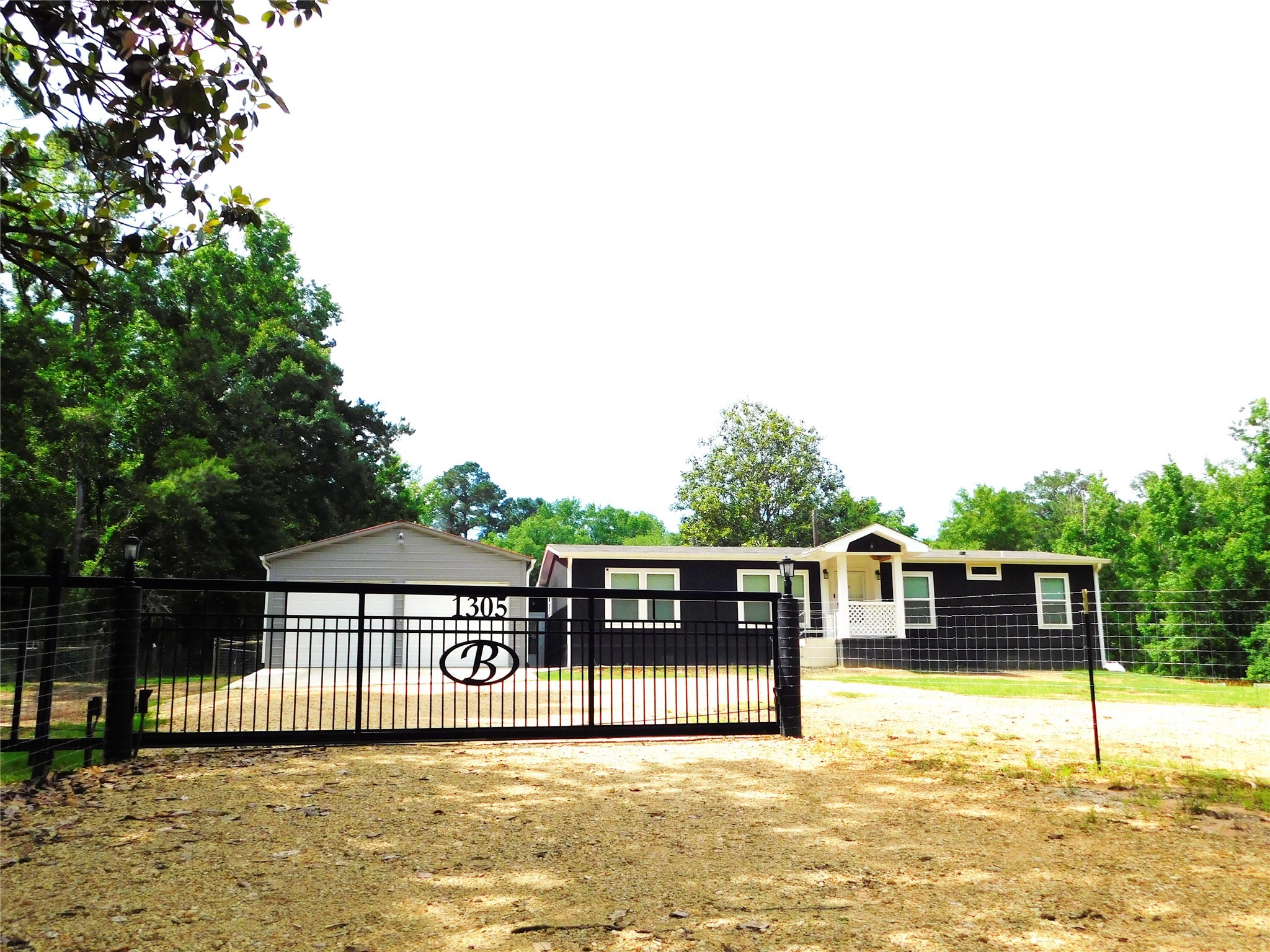 1305 Boyd Road Property Photo 1