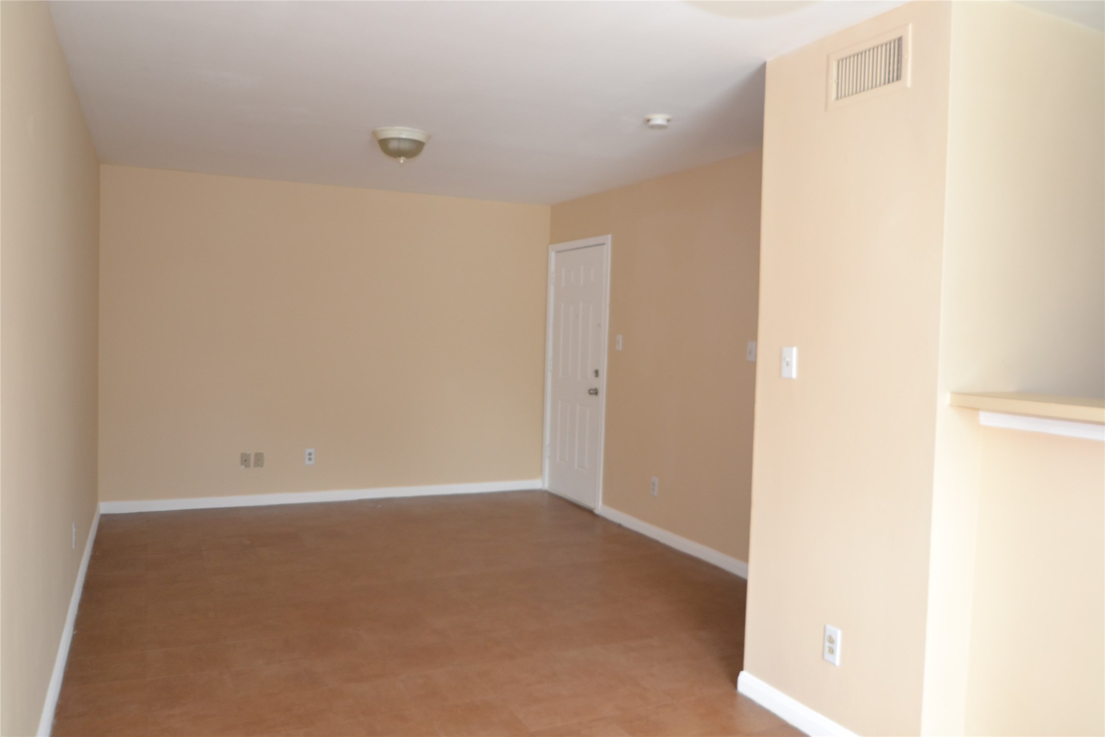 304 Dell Court 6 Property Photo 6