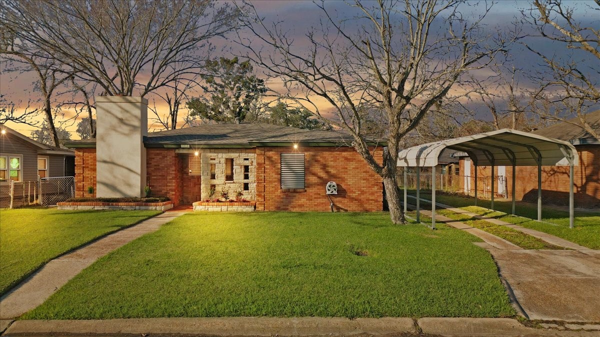 3002 Danforth Drive Property Photo 2