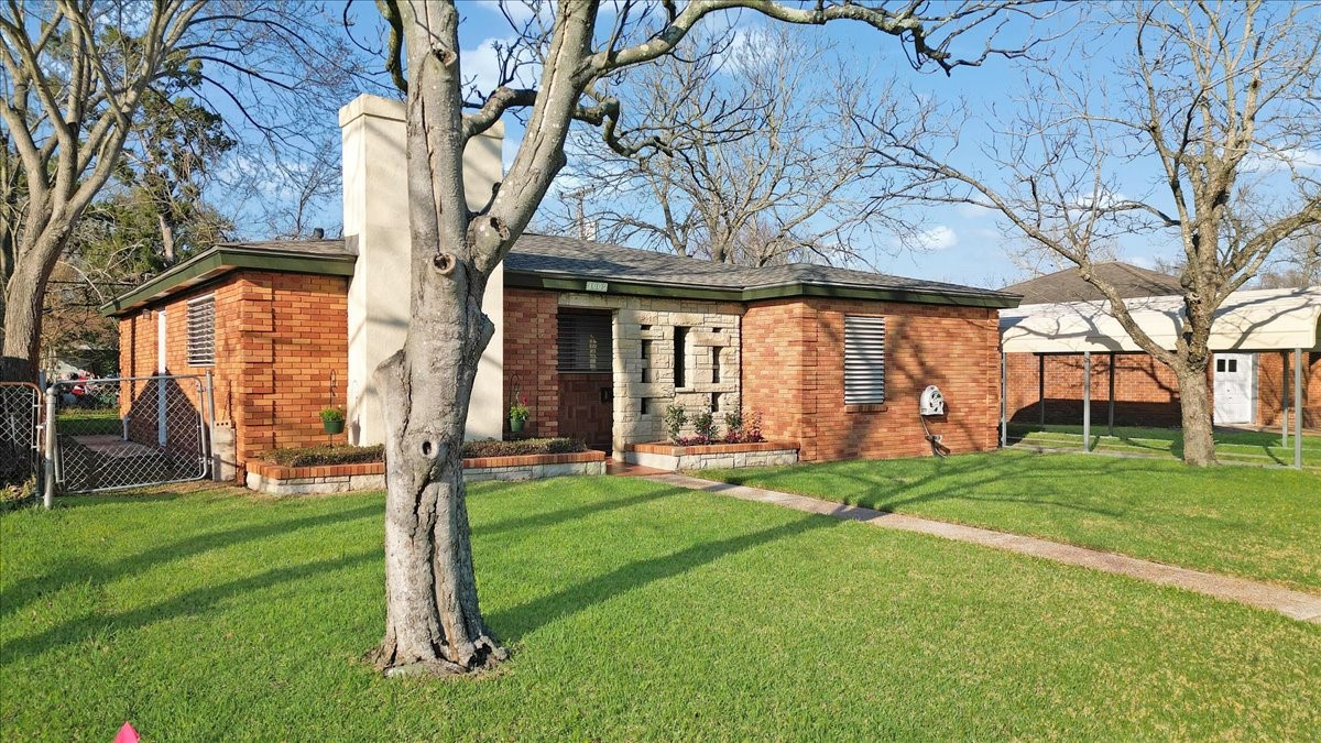 3002 Danforth Drive Property Photo 4