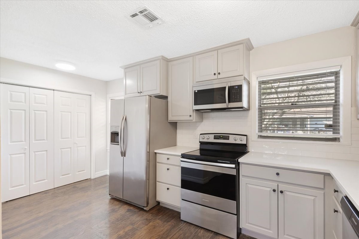 3002 Danforth Drive Property Photo 11