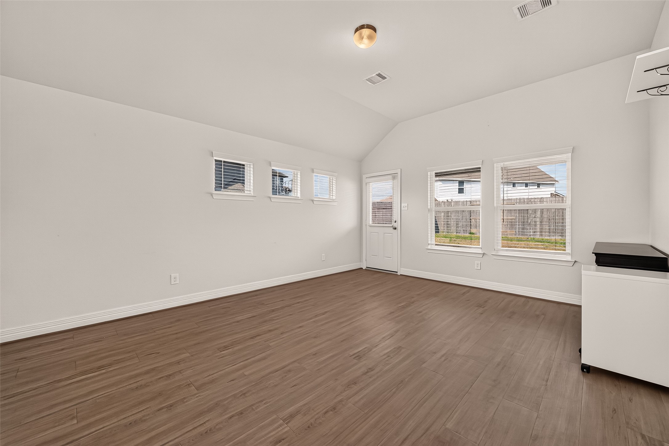 7423 Sunlit Harbor Drive Property Photo 5