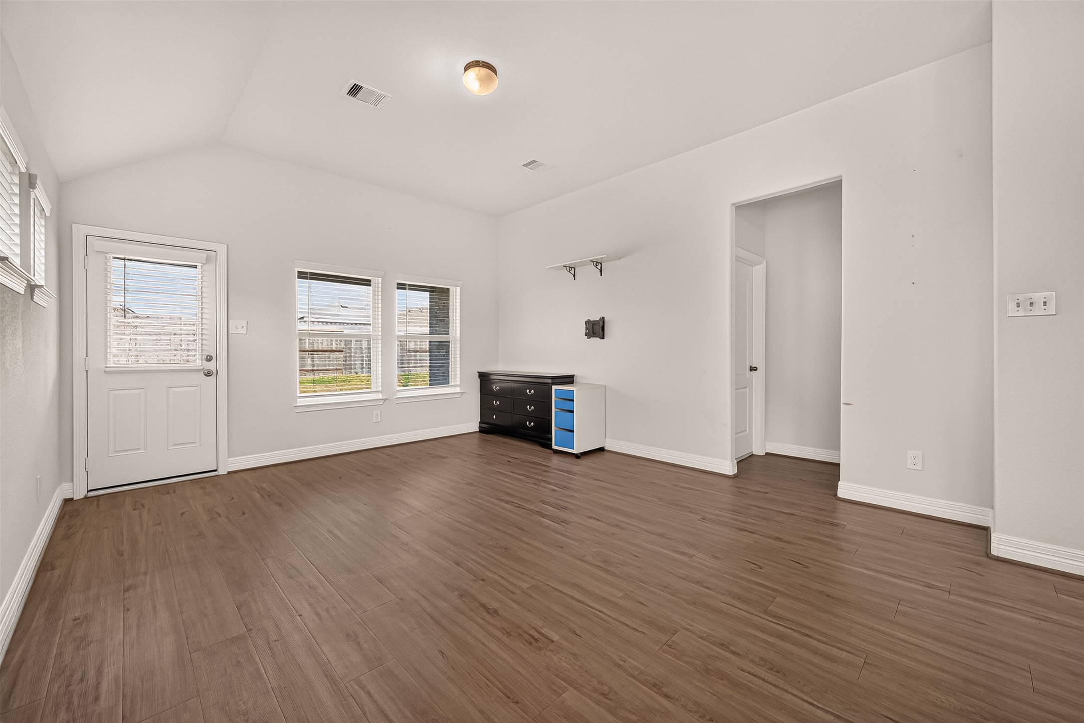 7423 Sunlit Harbor Drive Property Photo 6