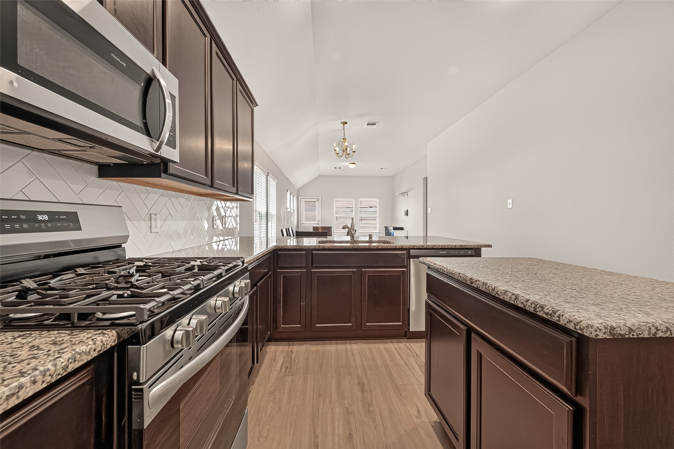 7423 Sunlit Harbor Drive Property Photo 11