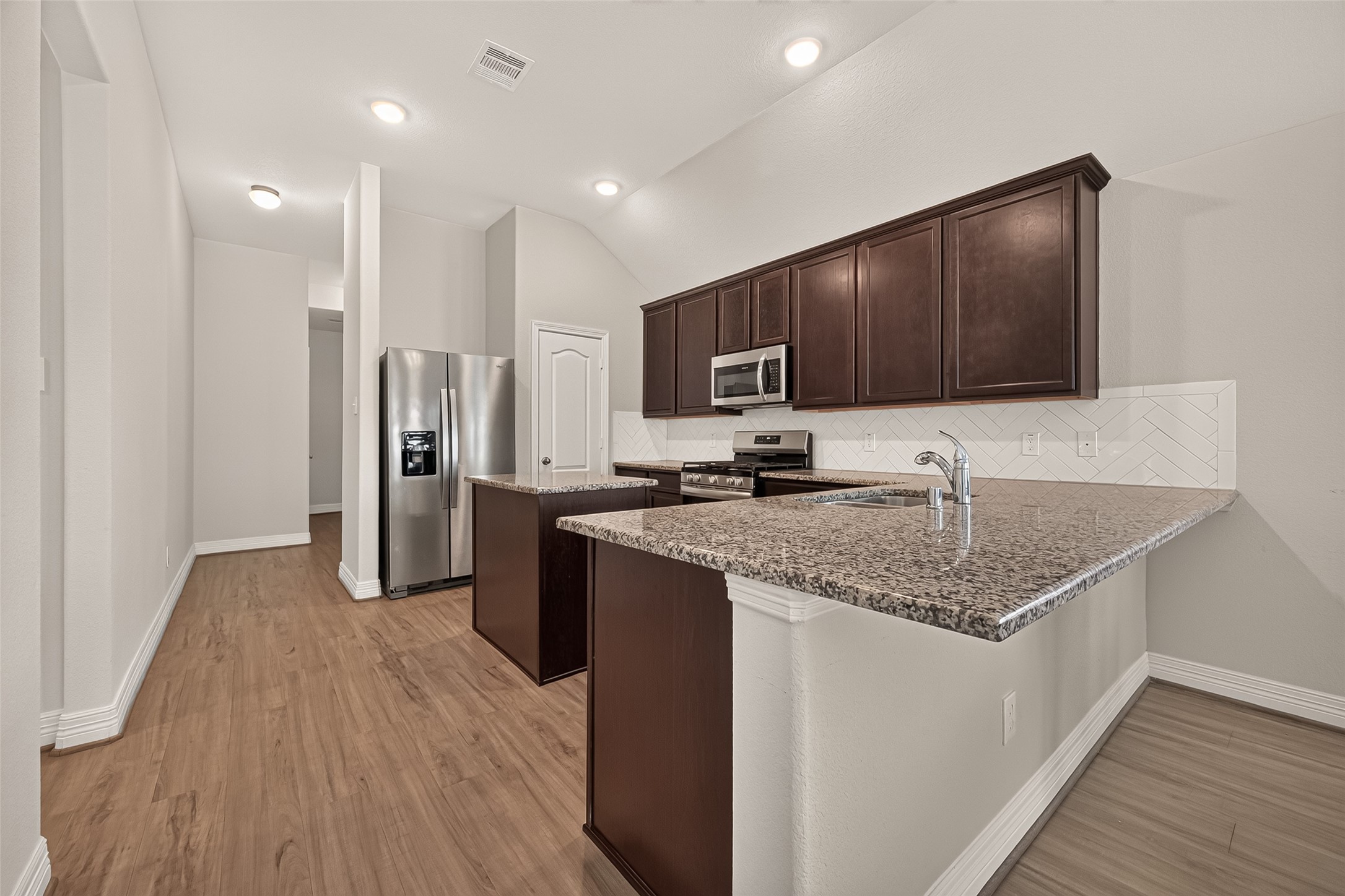 7423 Sunlit Harbor Drive Property Photo 14