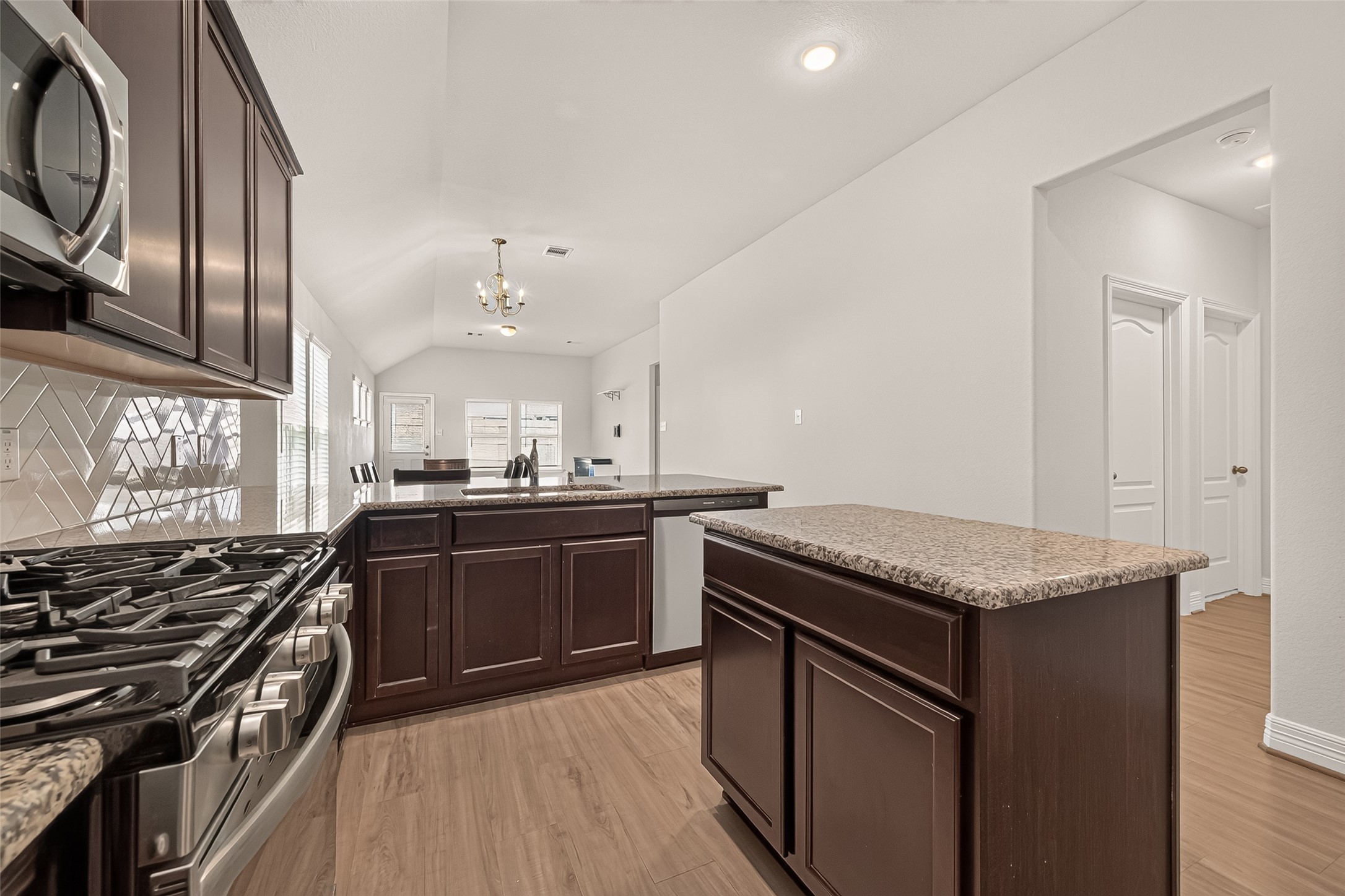 7423 Sunlit Harbor Drive Property Photo 17