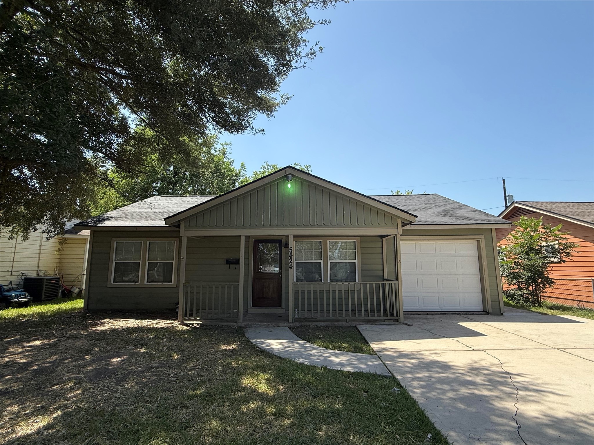 5424 Nightingale Drive Property Photo 2