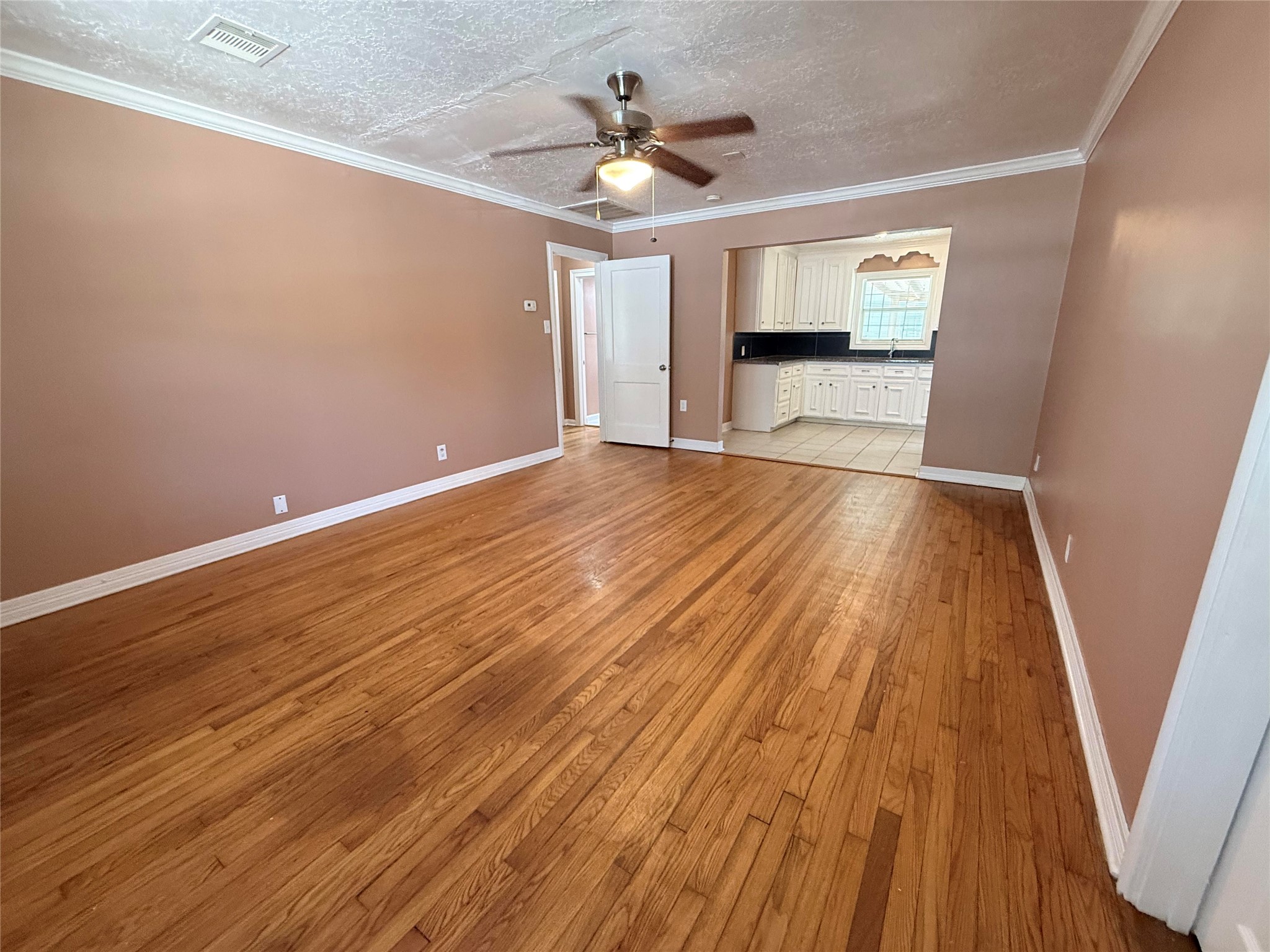 5424 Nightingale Drive Property Photo 4