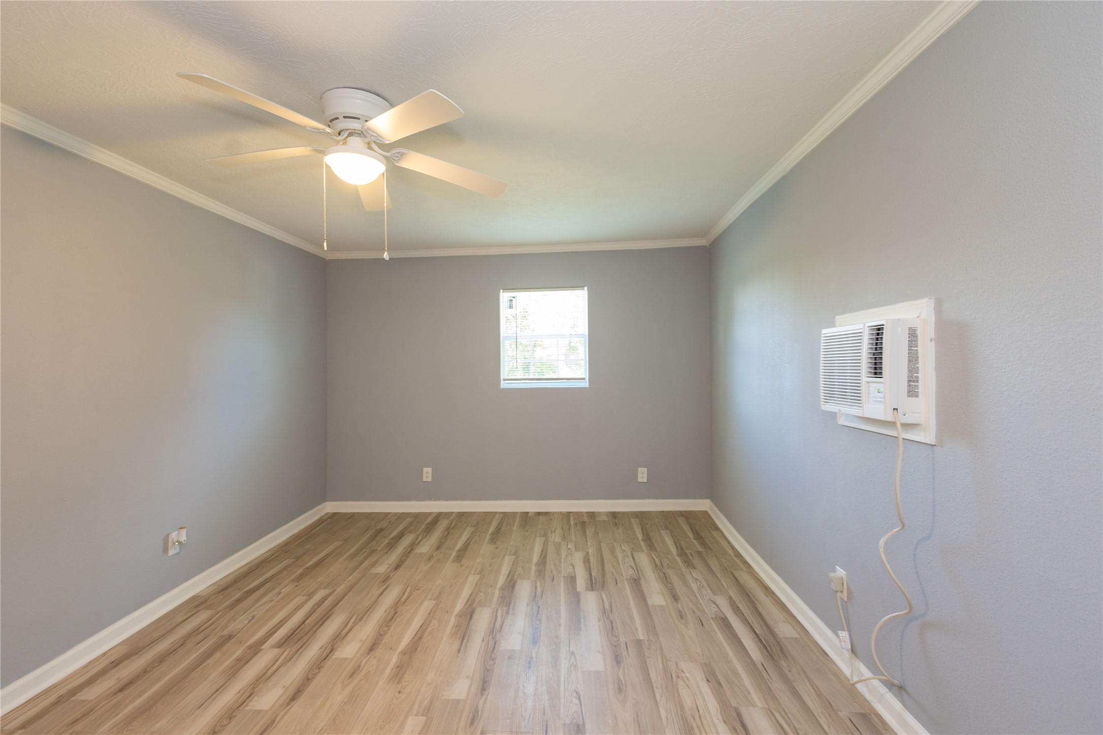 1840 Ollie Street Property Photo 13