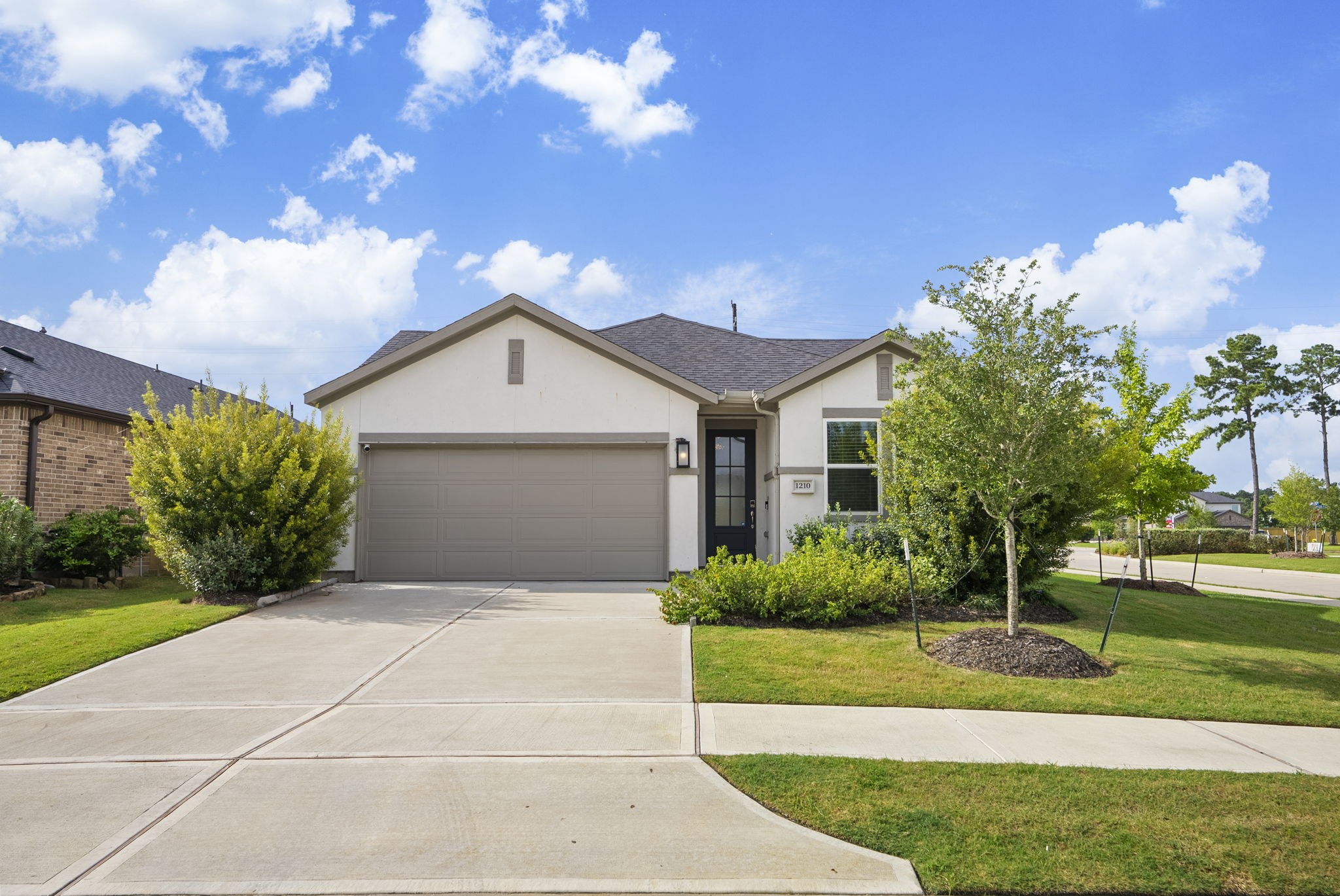 1210 Sugar Drive Property Photo 1