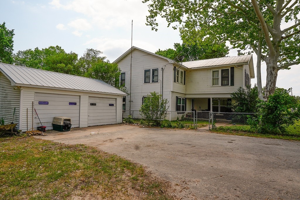 1688 E State Highway 71 Property Photo