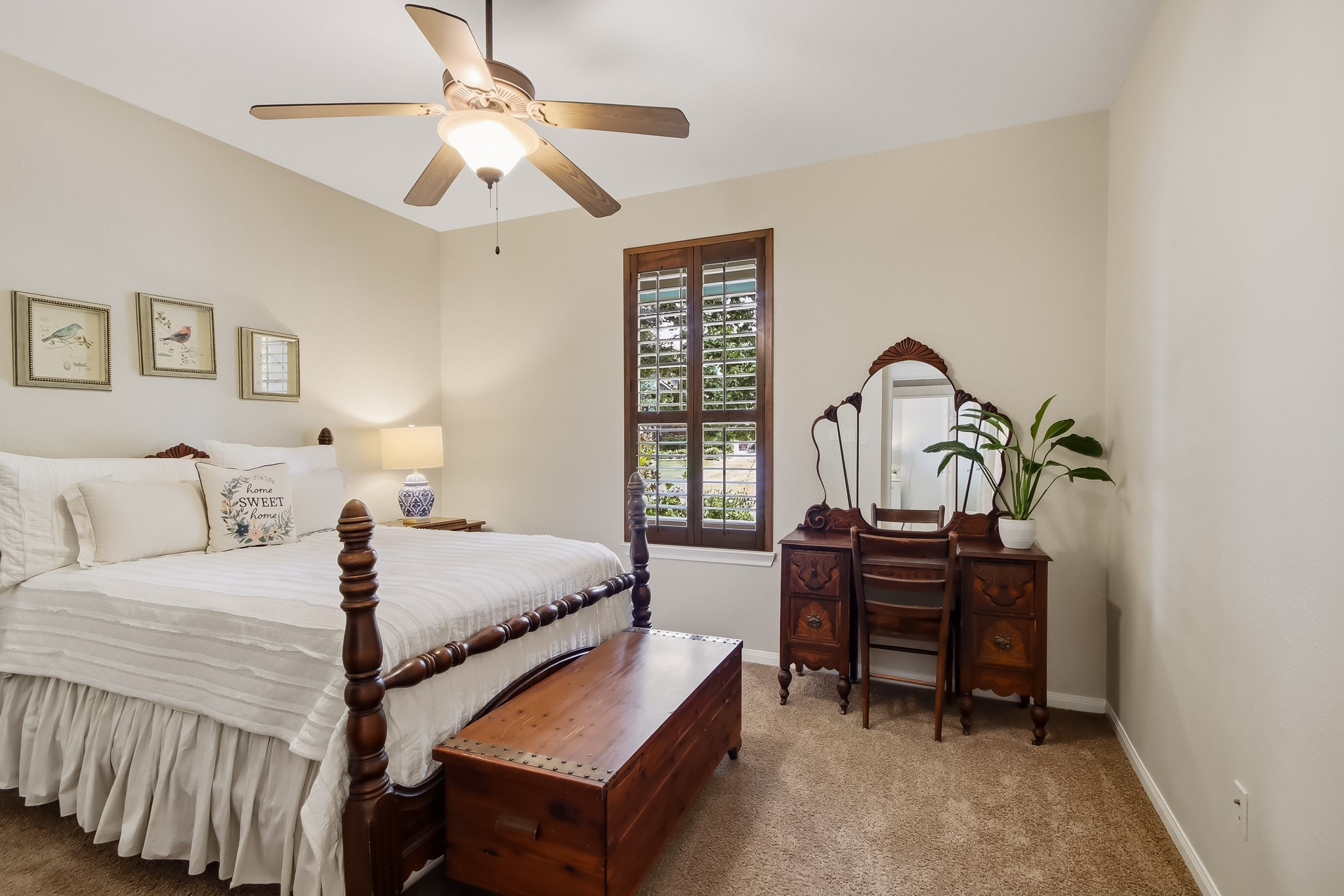 15 S Mews Wood Court Property Photo 14
