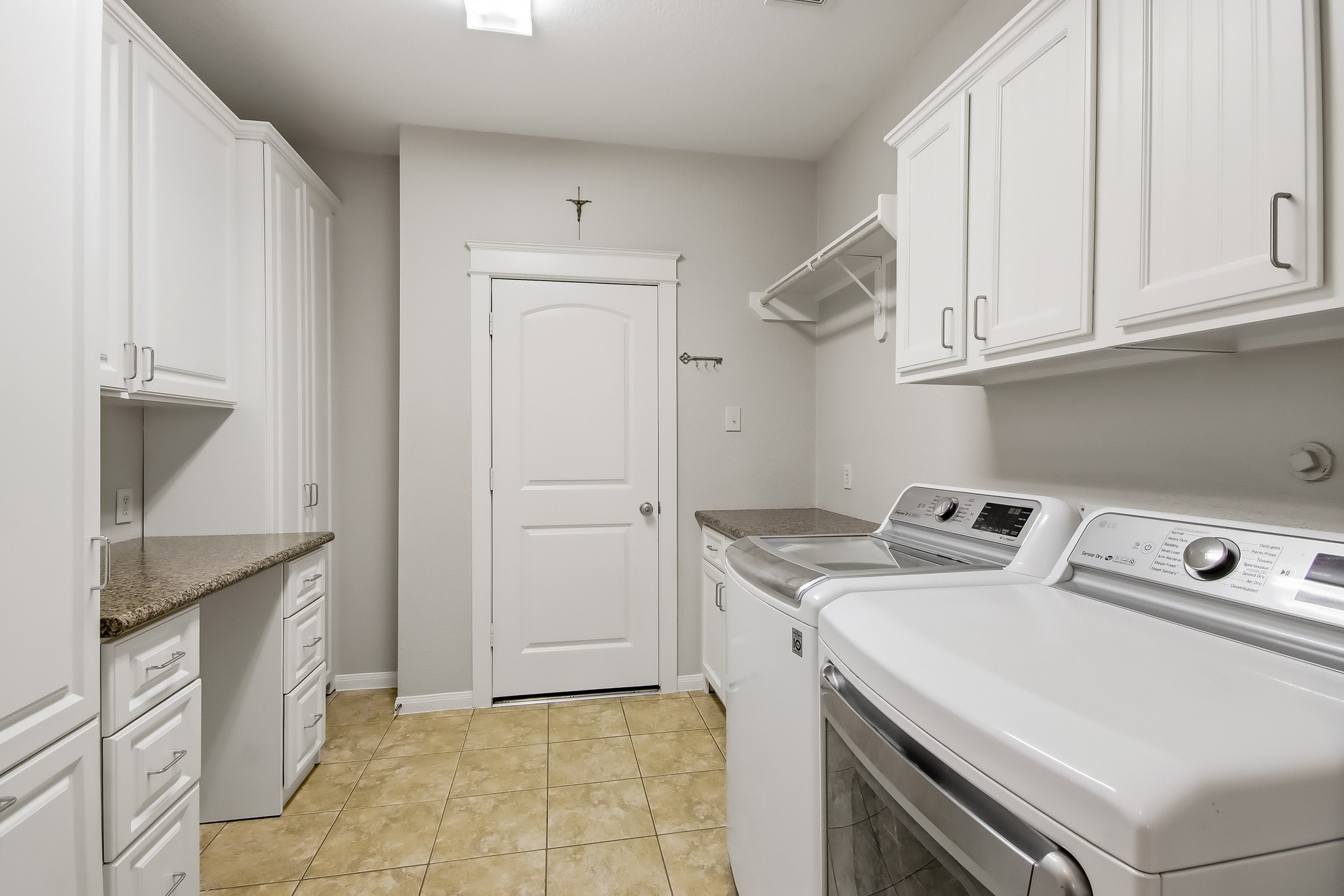15 S Mews Wood Court Property Photo 37