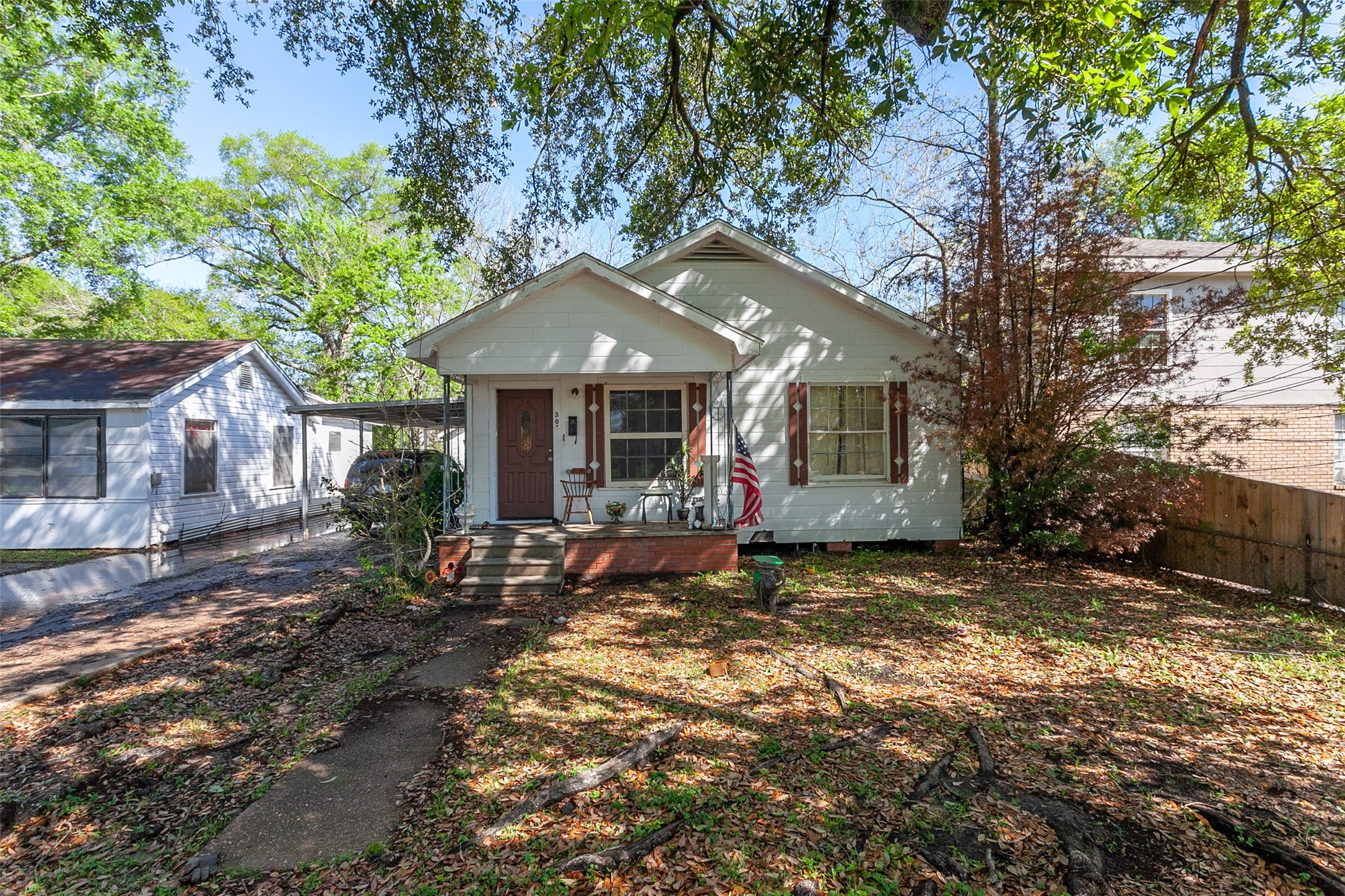 305 Alabama Street Property Photo 1