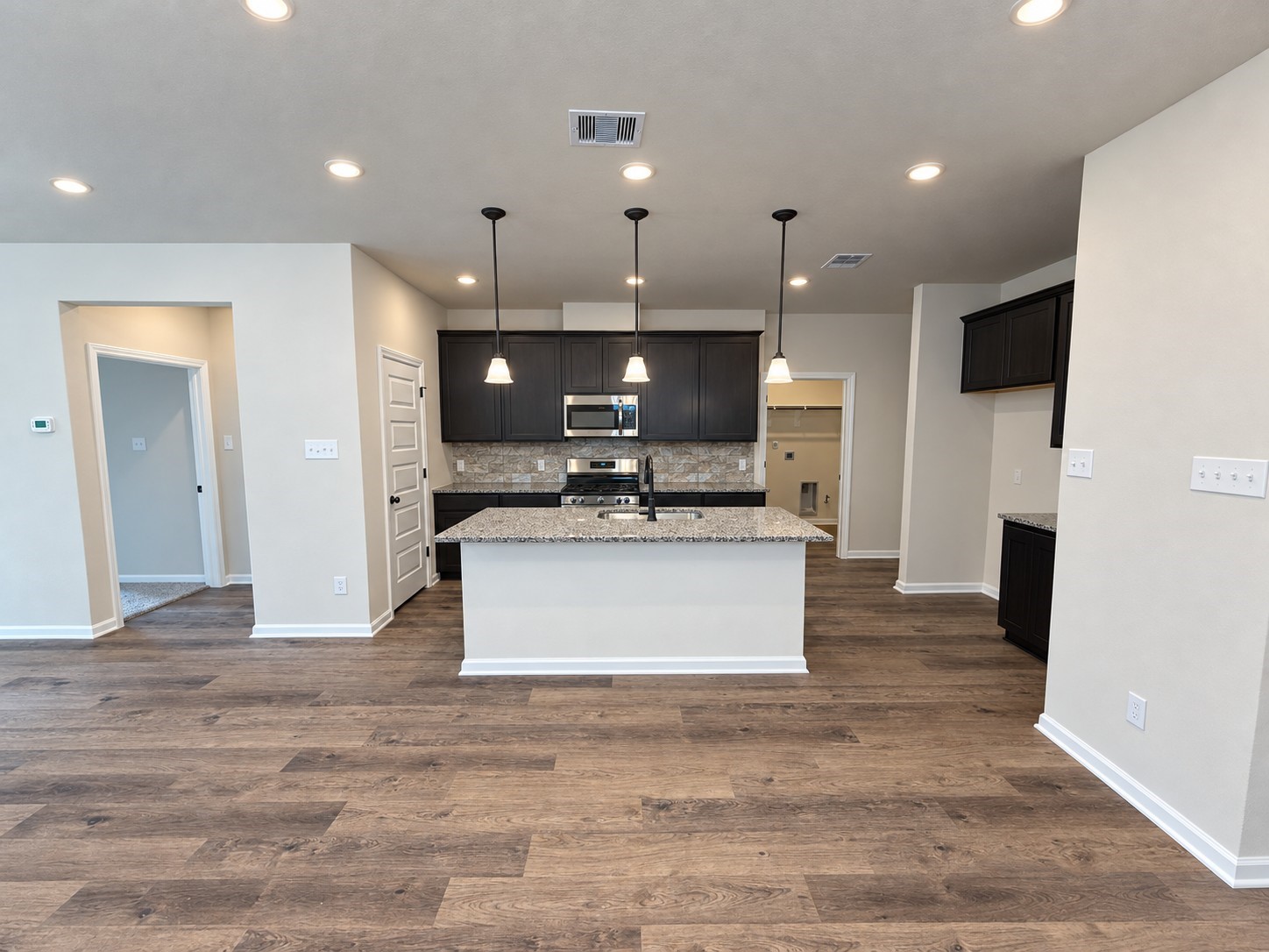 40595 Slough Way Property Photo 5
