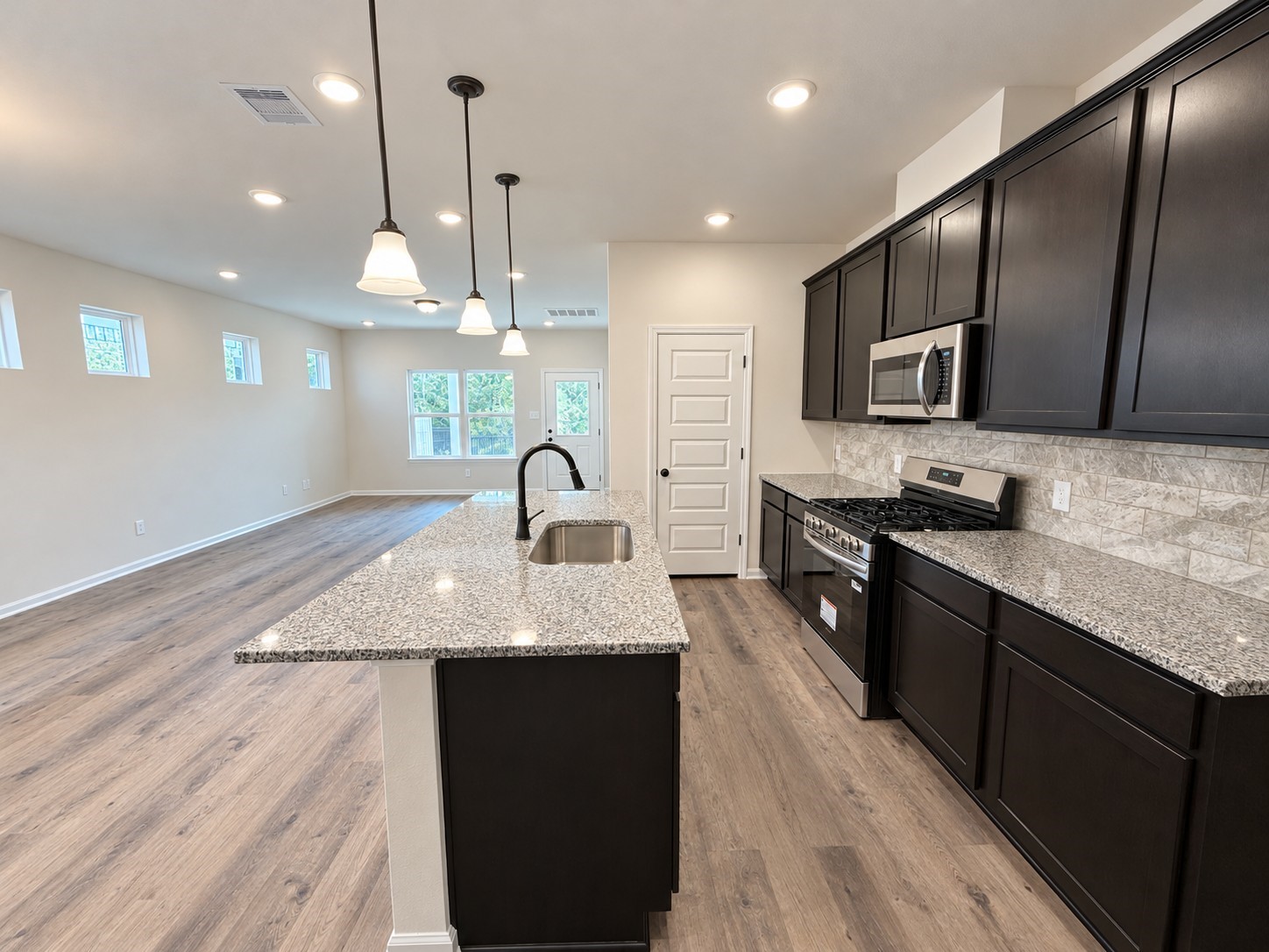40595 Slough Way Property Photo 7