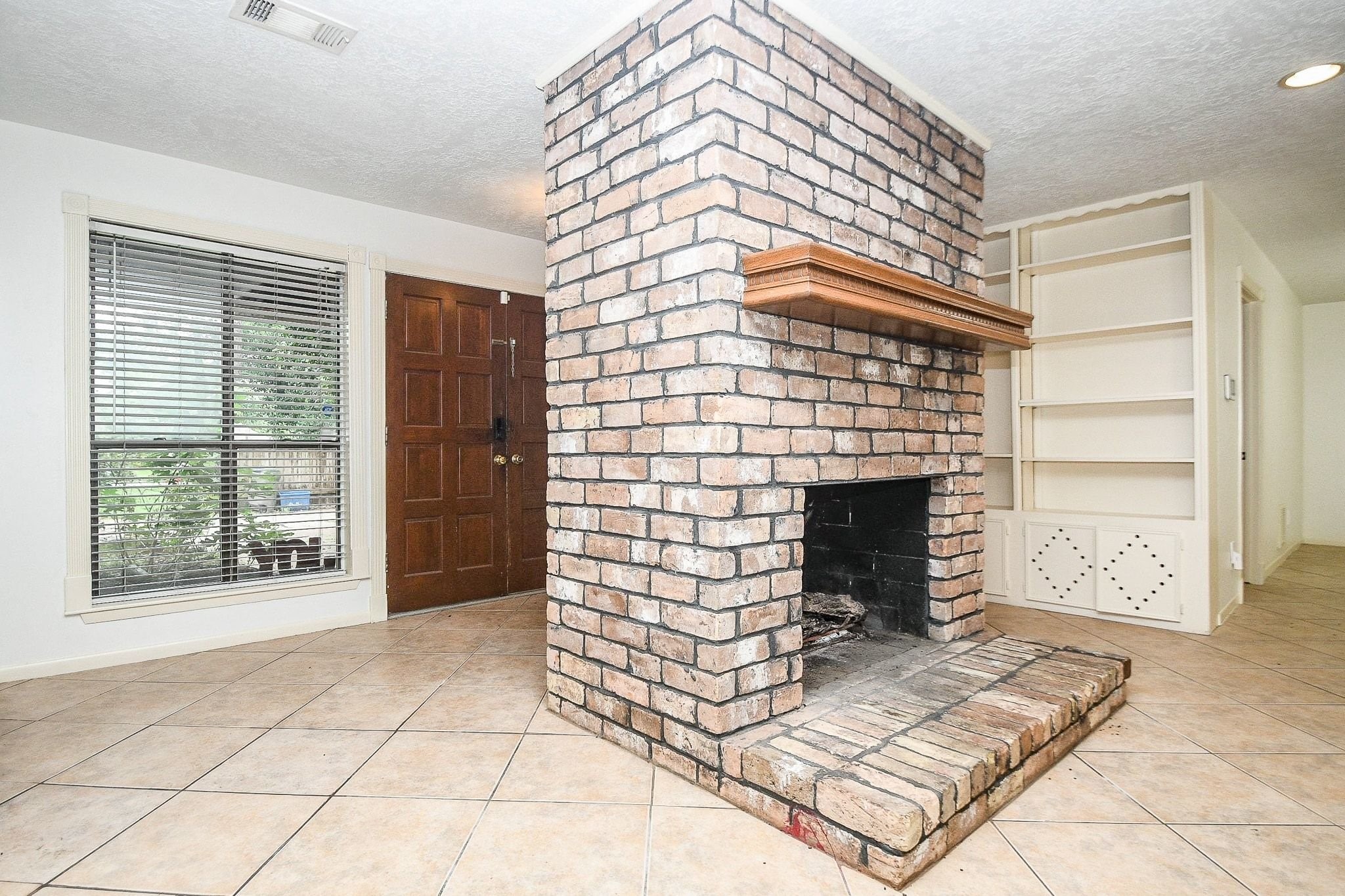 6702 Spring Leaf Drive Property Photo 8