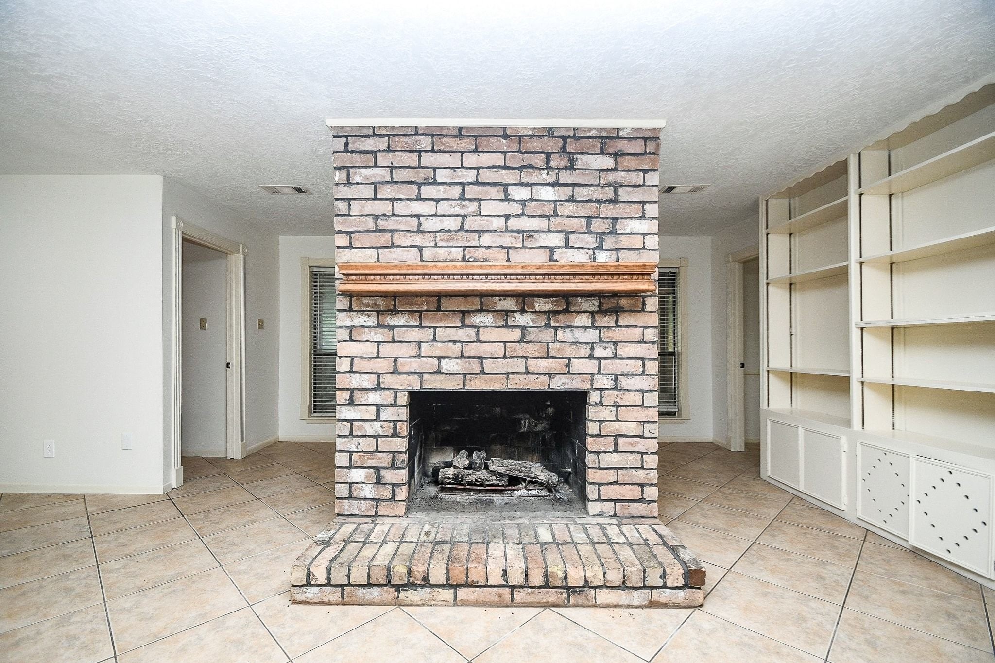 6702 Spring Leaf Drive Property Photo 9
