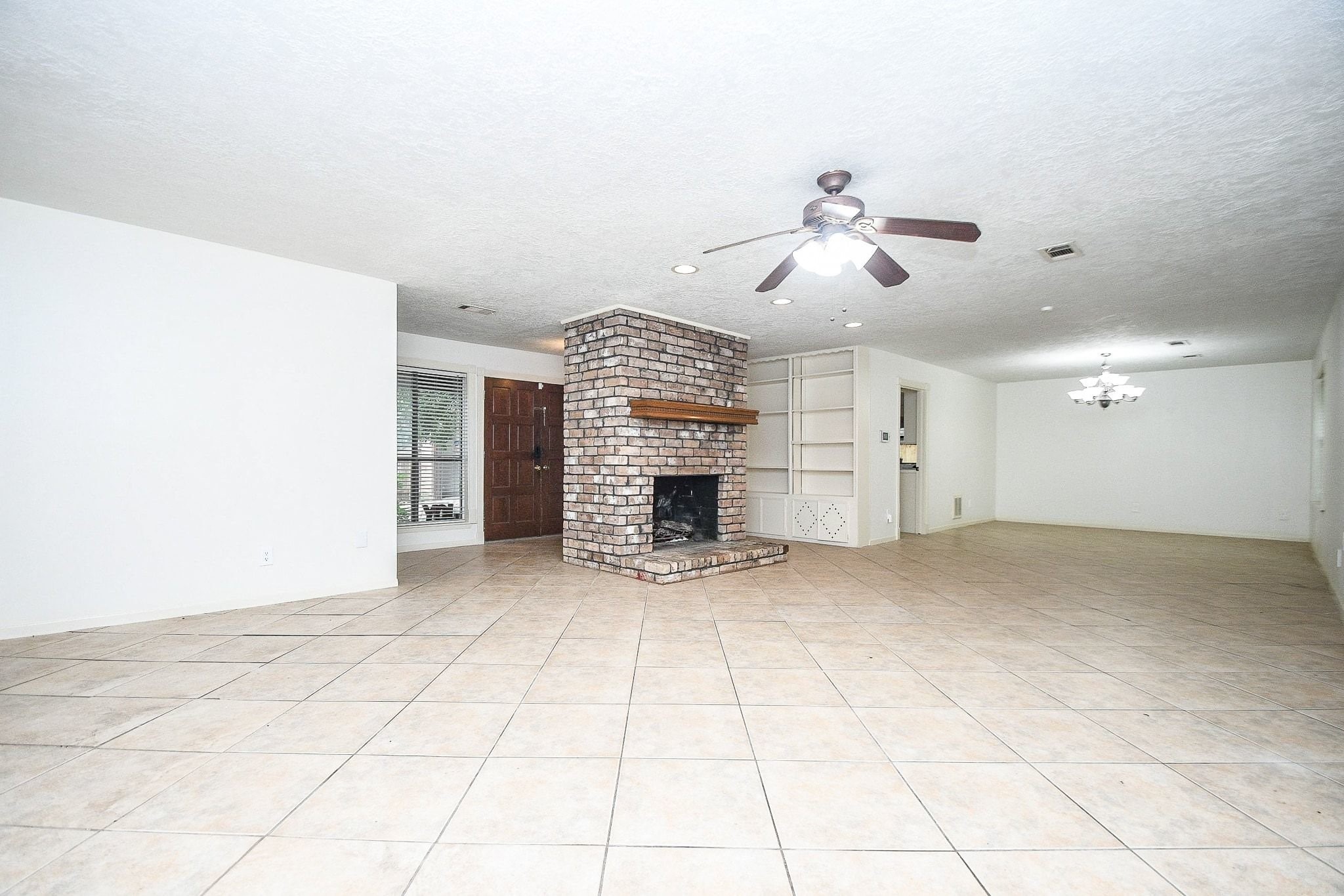 6702 Spring Leaf Drive Property Photo 12