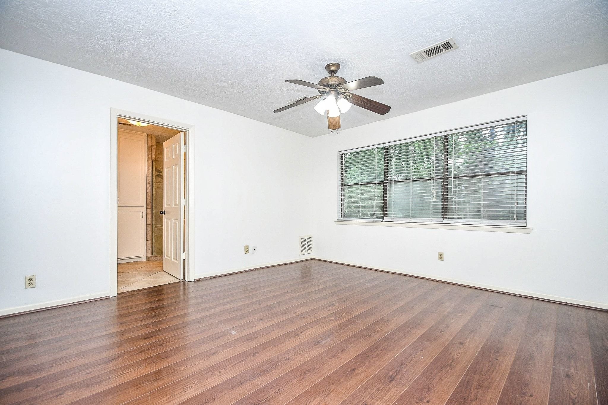 6702 Spring Leaf Drive Property Photo 14