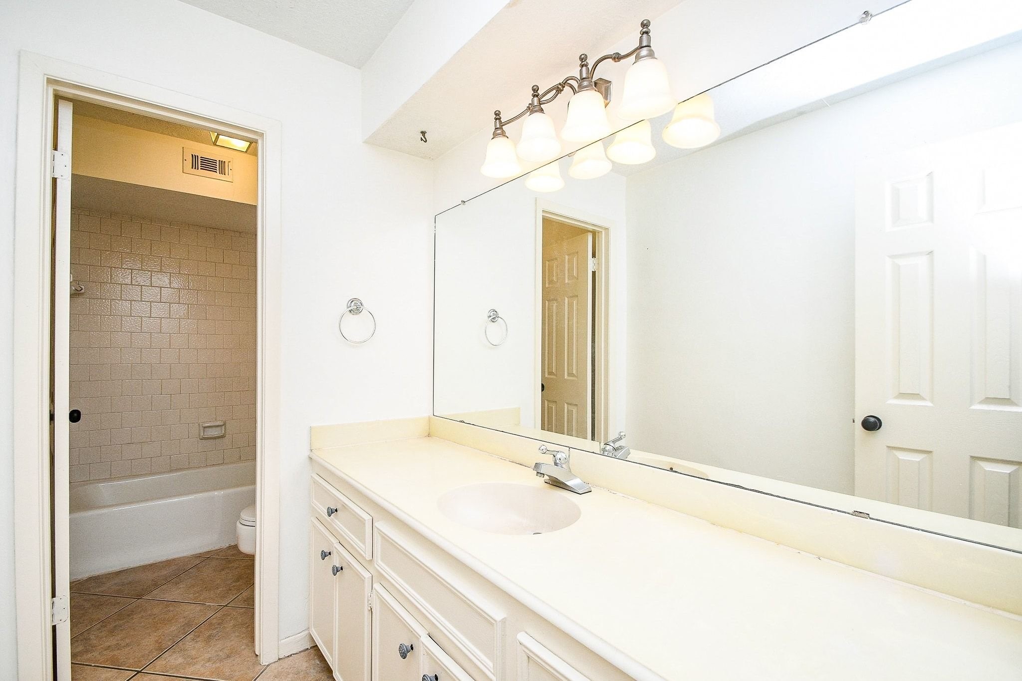 6702 Spring Leaf Drive Property Photo 24