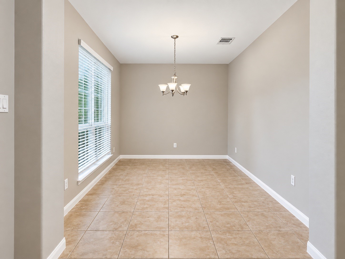 11014 Royale Ridge Lane Property Photo 3
