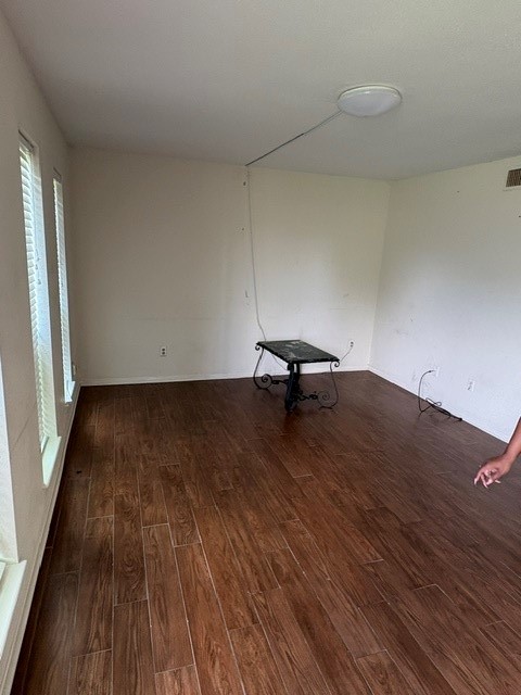 8306 Oakhaven Road Property Photo 2