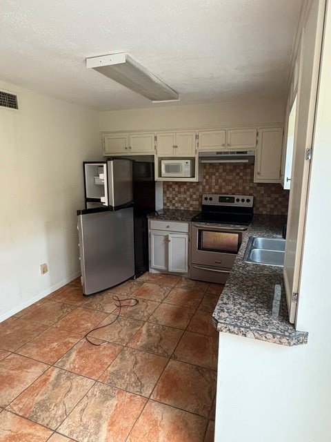 8306 Oakhaven Road Property Photo 3