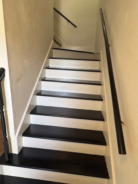 8306 Oakhaven Road Property Photo 4
