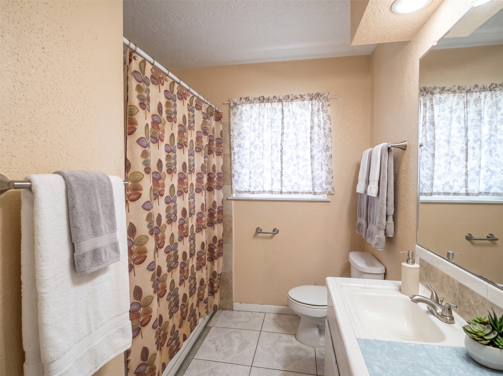 3311 Longwood Drive Property Photo 2