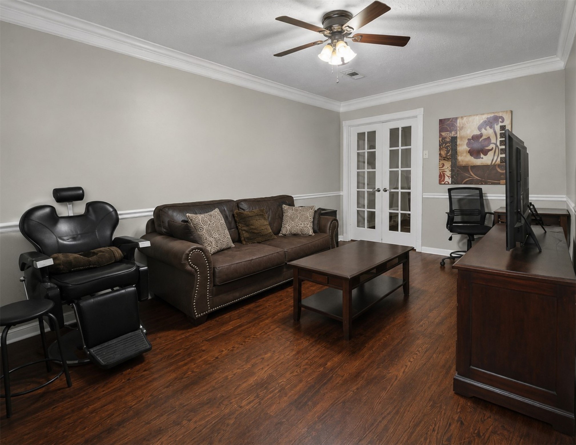 3311 Longwood Drive Property Photo 5