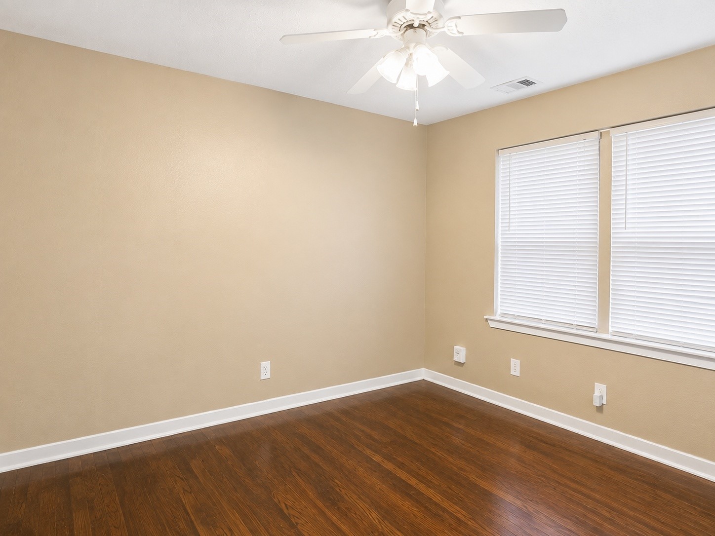 3311 Longwood Drive Property Photo 9