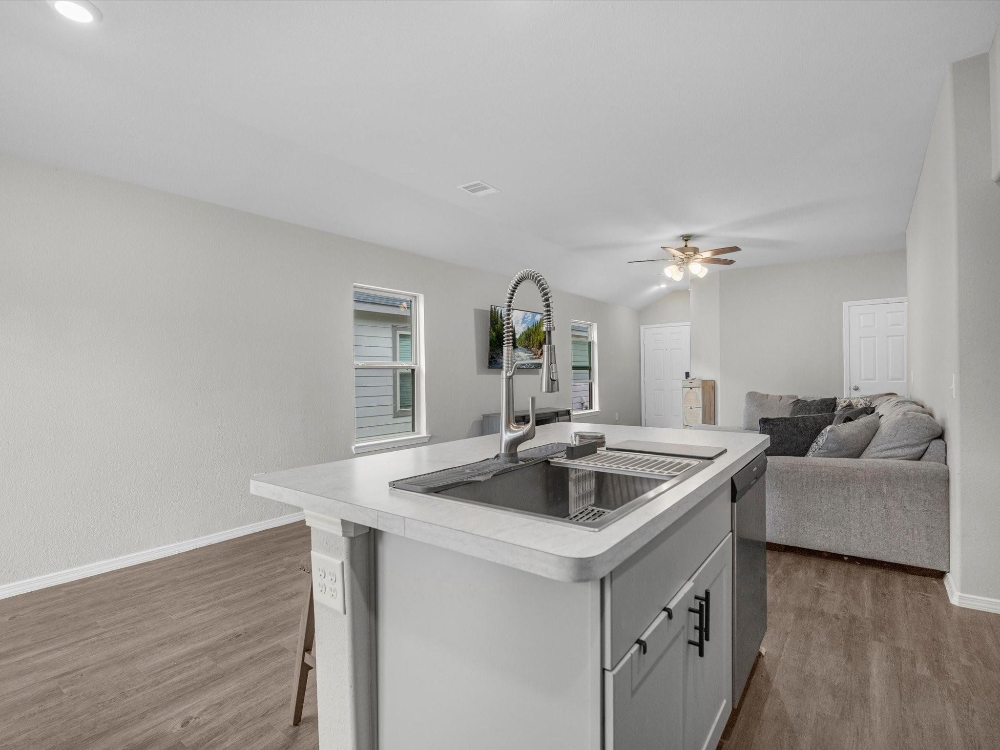 1850 Brushy Cedar Drive Property Photo 4
