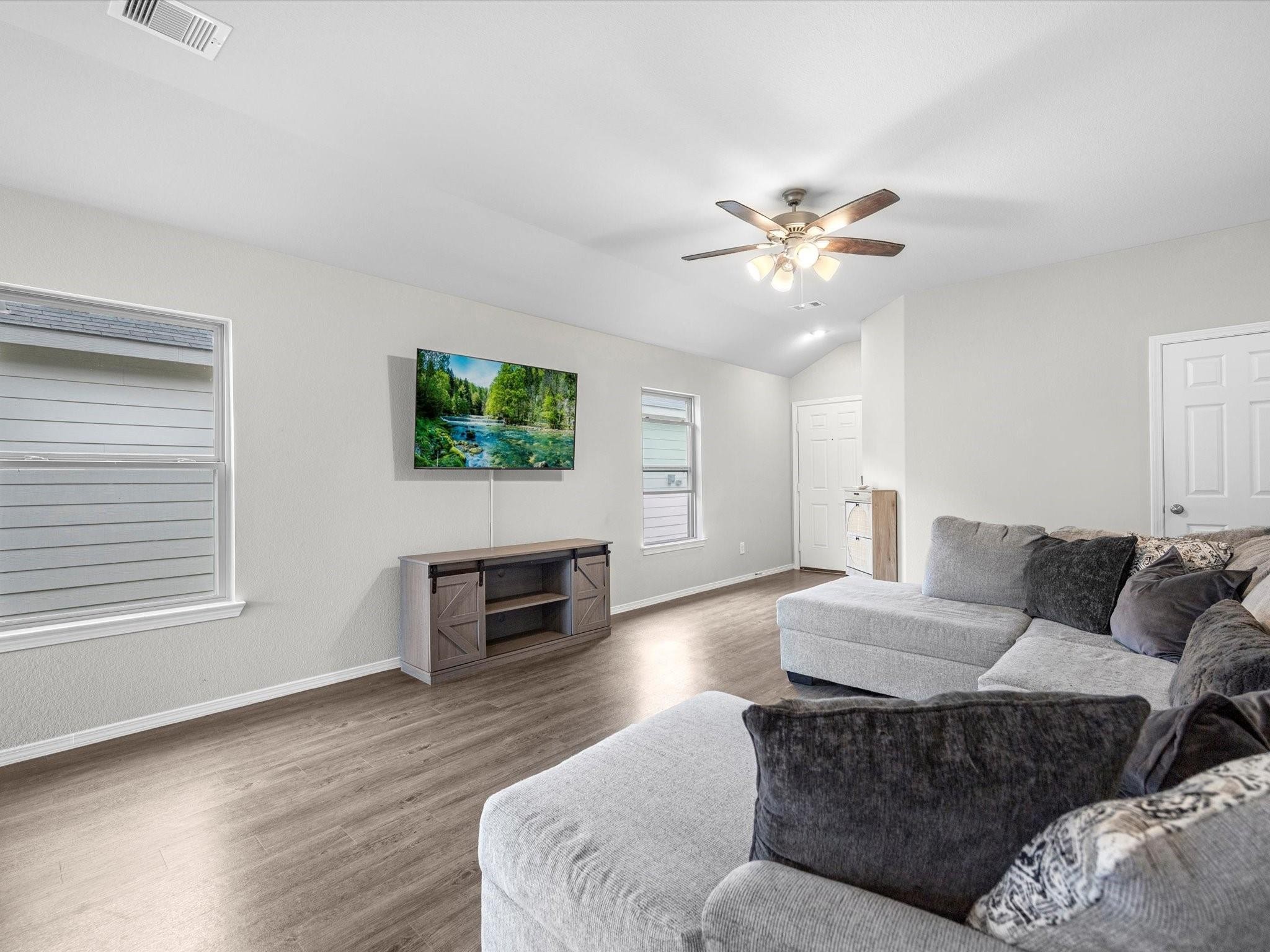 1850 Brushy Cedar Drive Property Photo 6