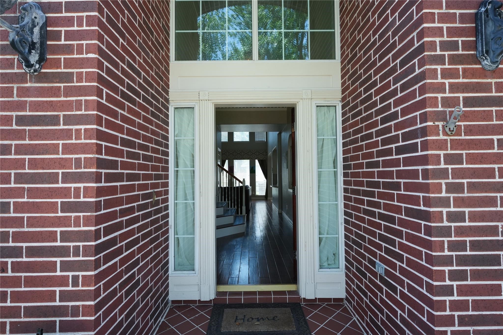2422 Lansing Circle Property Photo 1