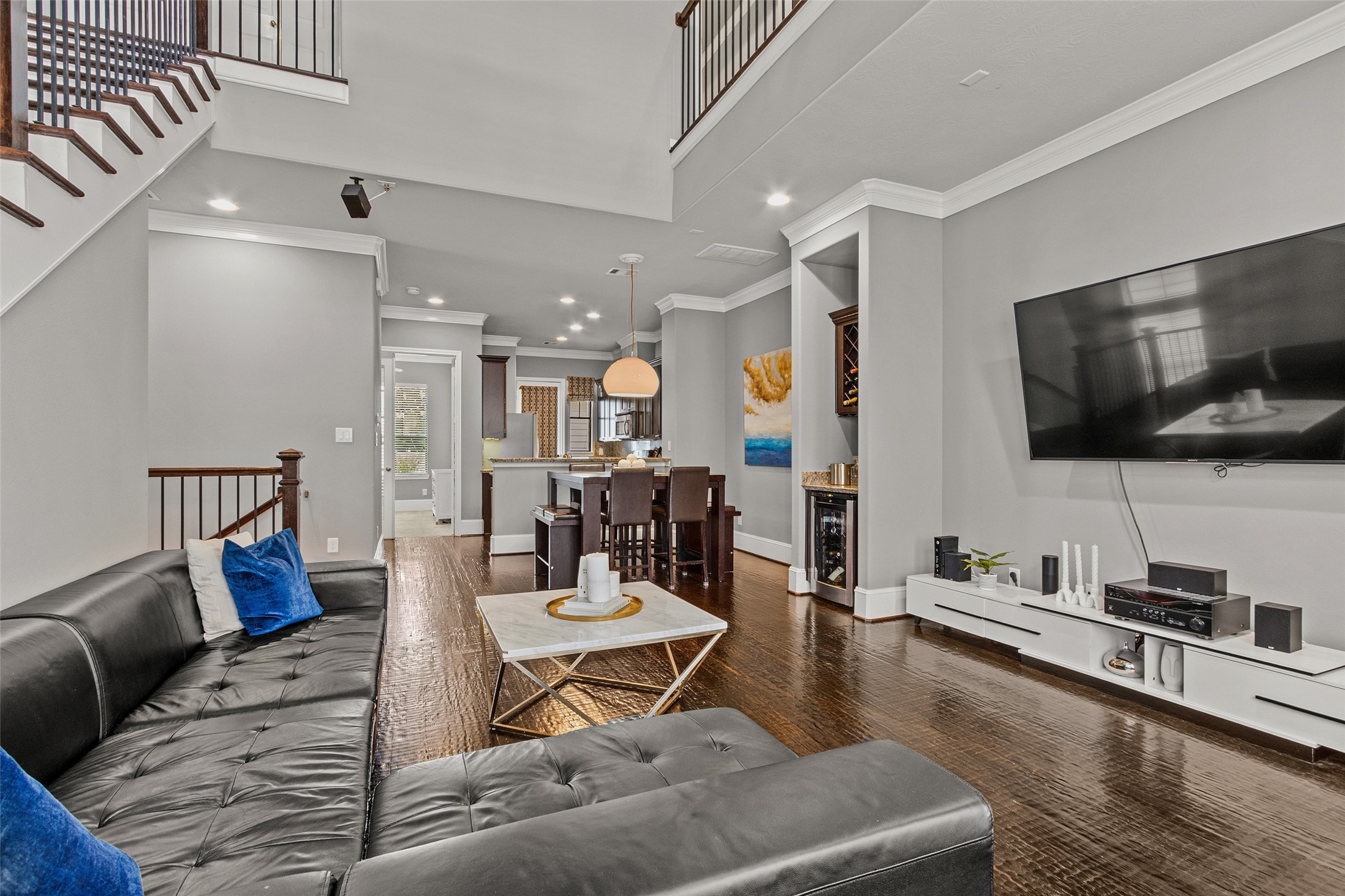 1049 W 22nd Street I Property Photo 8