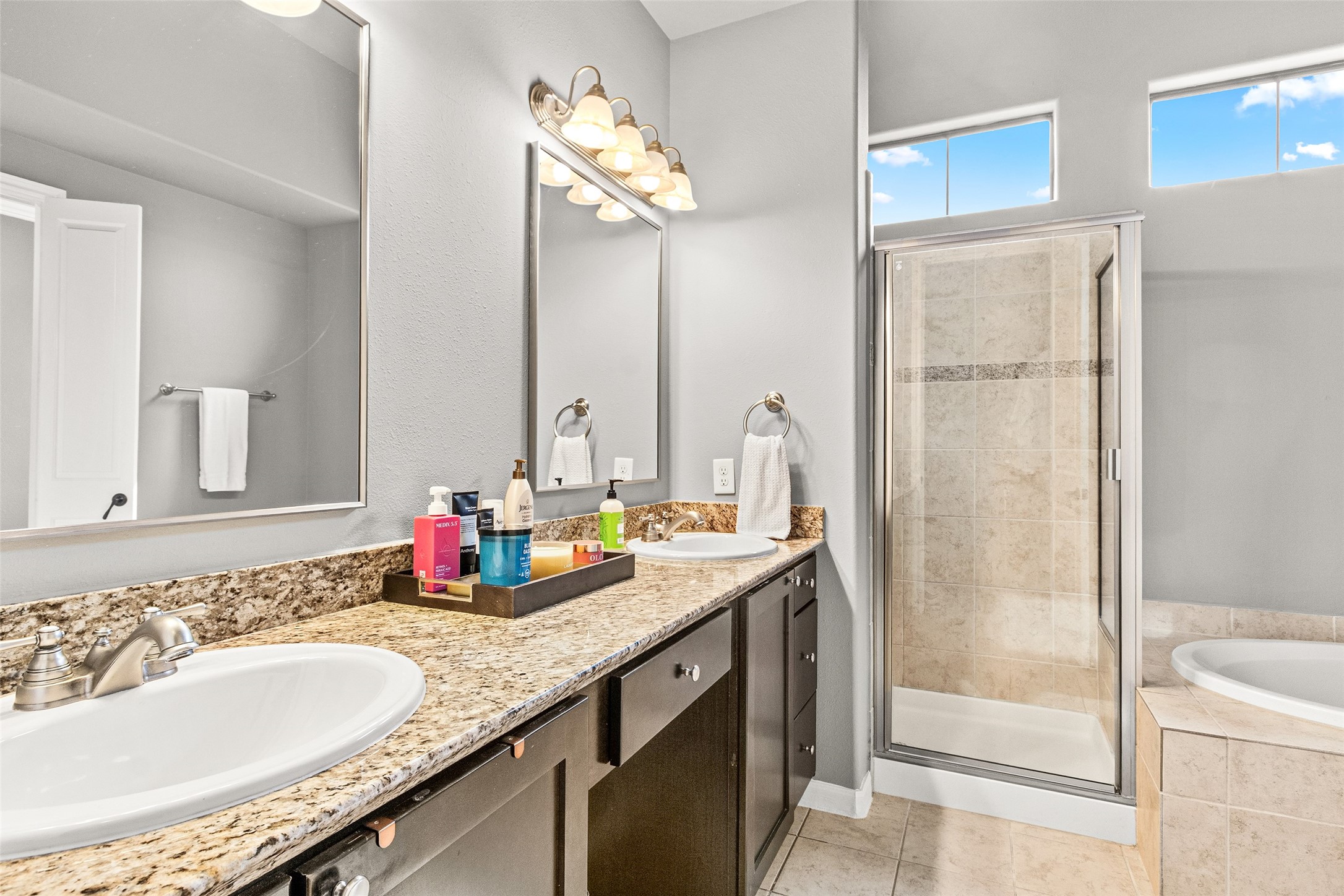 1049 W 22nd Street I Property Photo 17