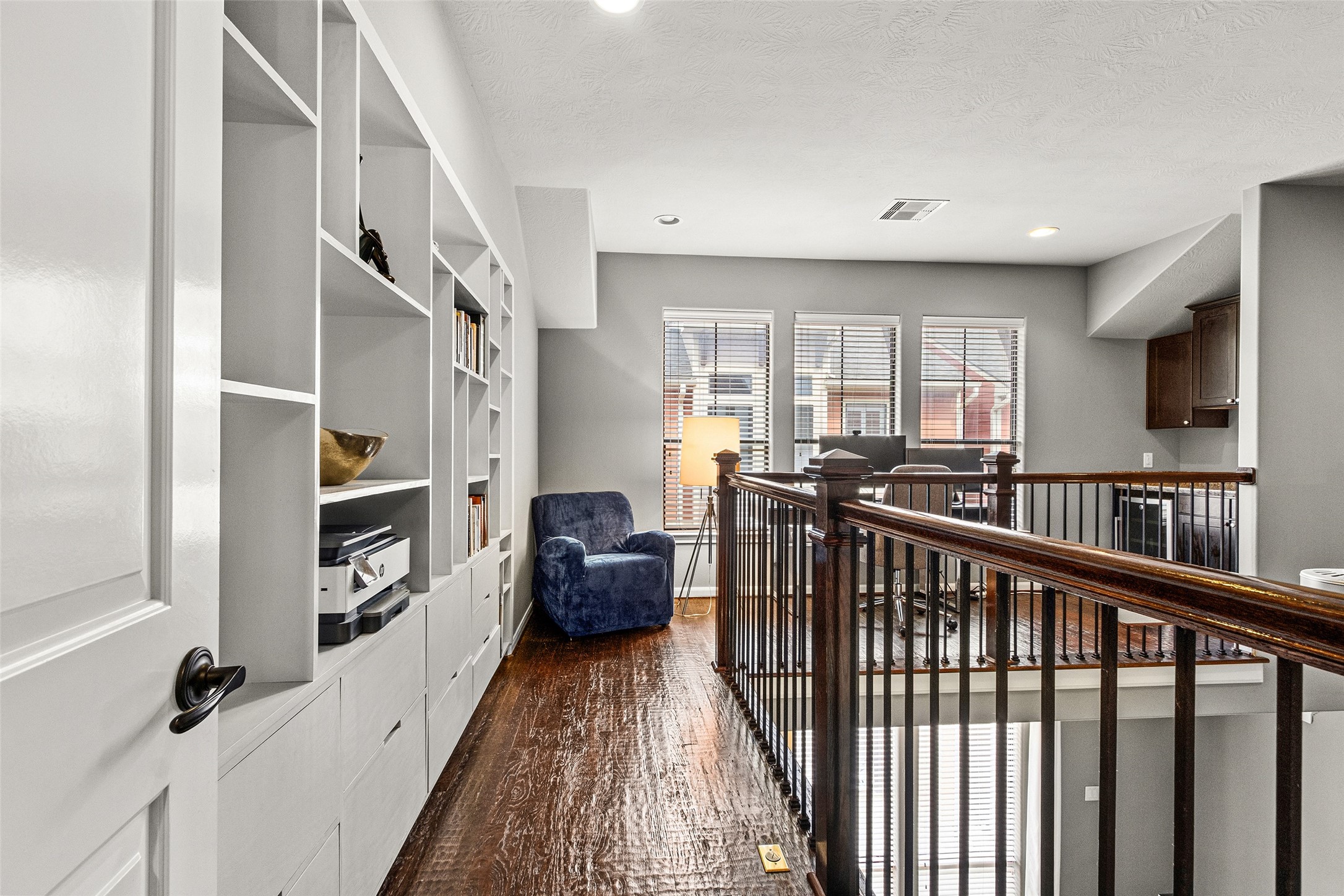 1049 W 22nd Street I Property Photo 23