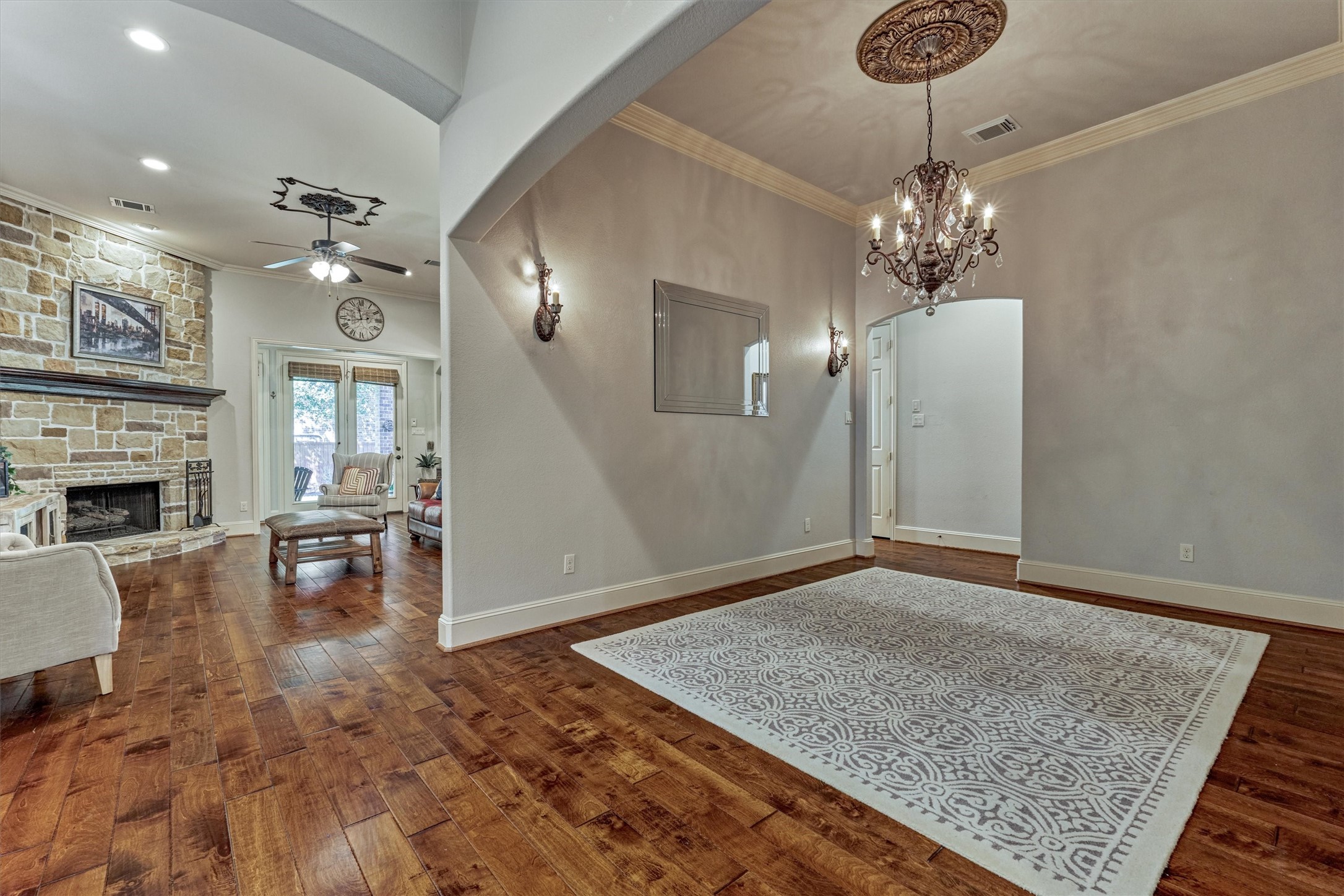 11 Almondell Court Property Photo 6