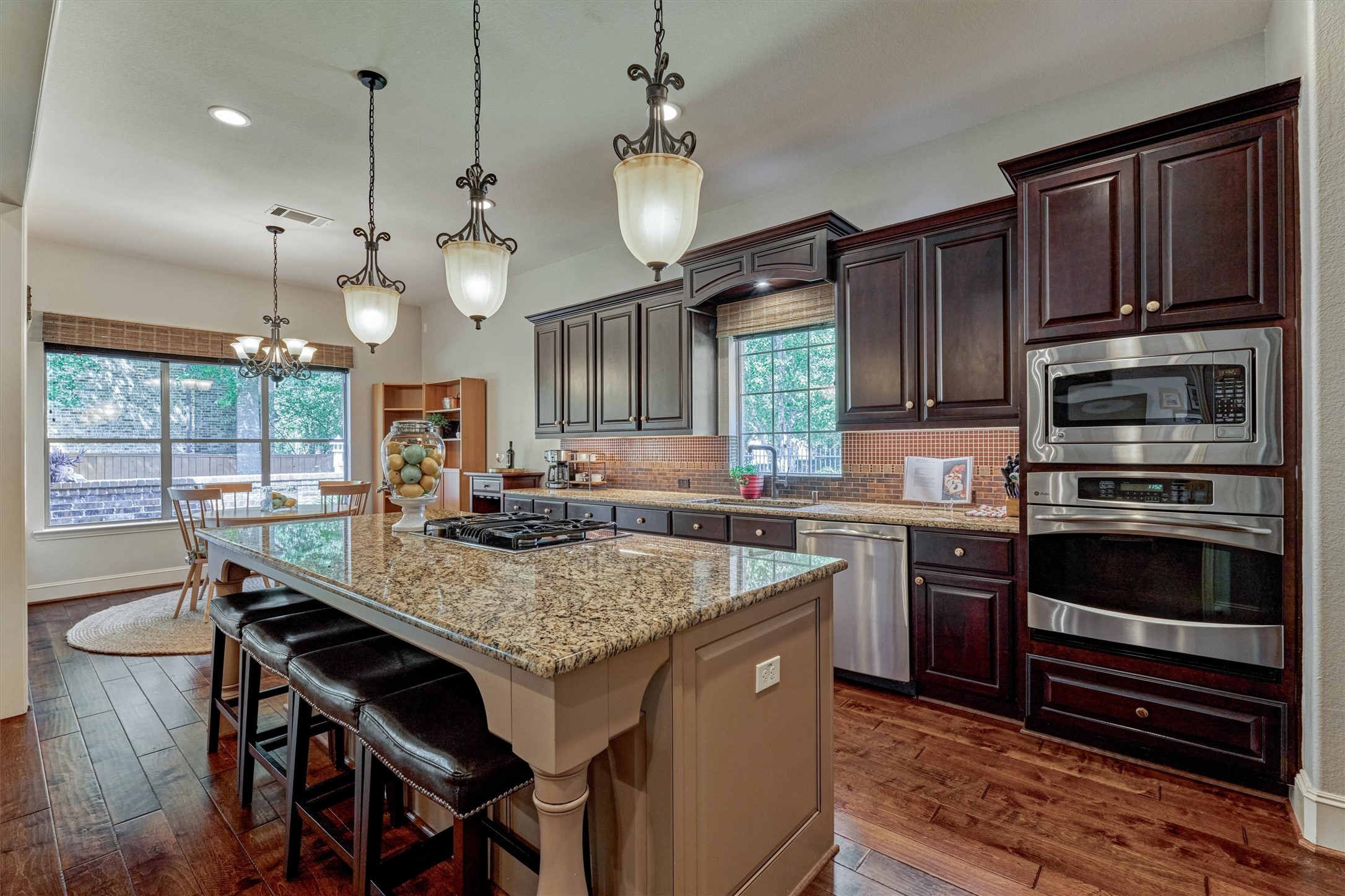 11 Almondell Court Property Photo 10