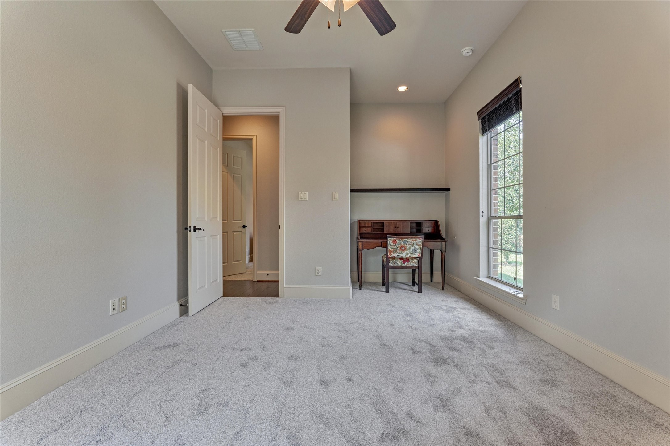 11 Almondell Court Property Photo 27