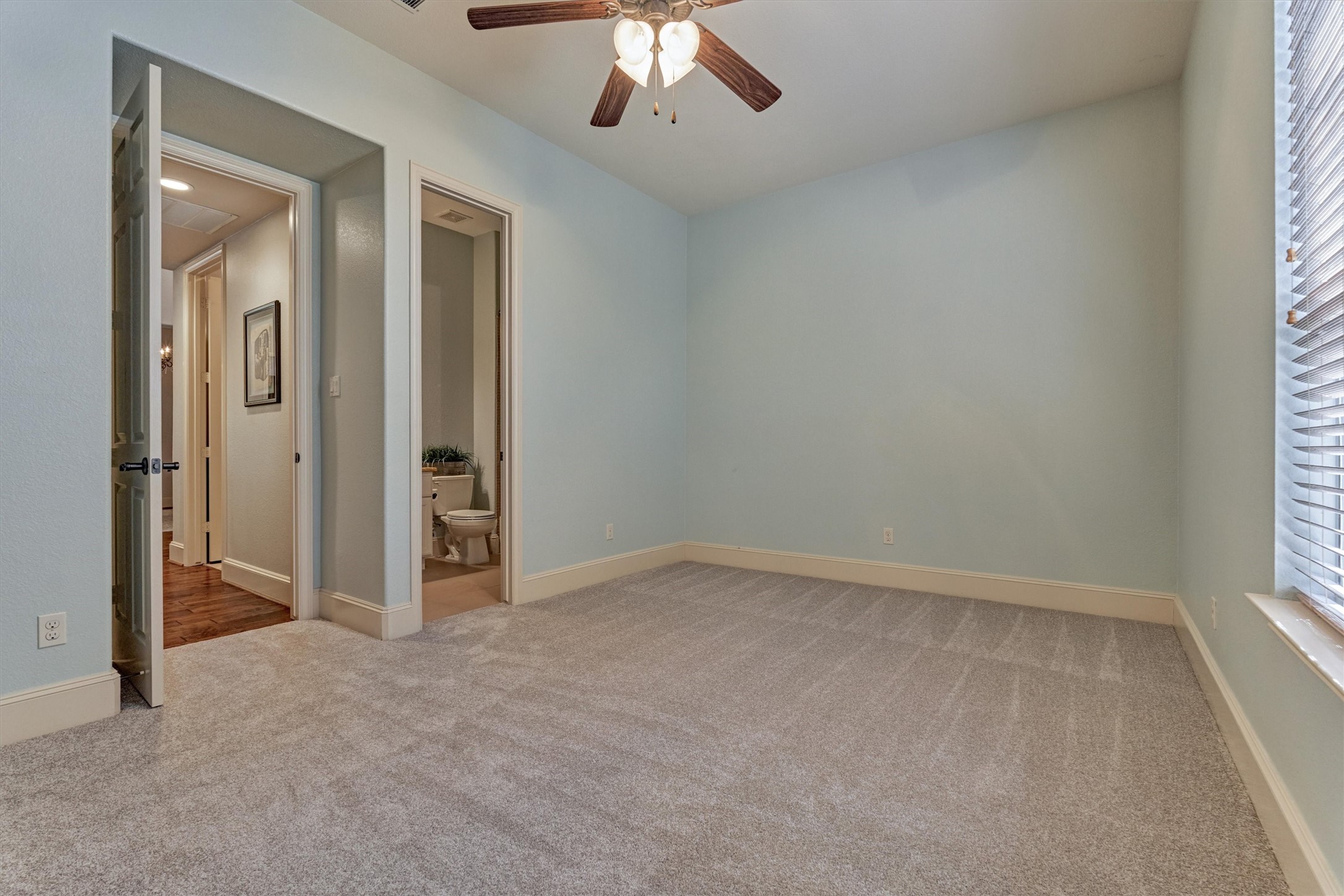 11 Almondell Court Property Photo 31