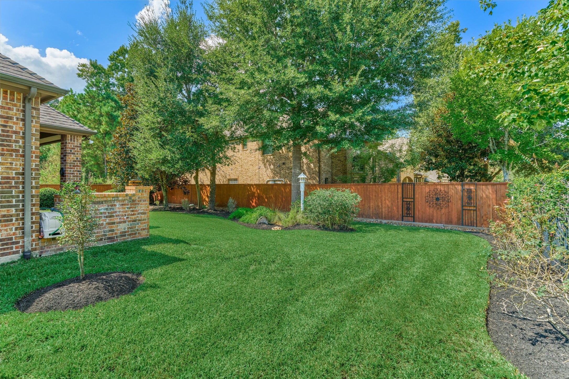 11 Almondell Court Property Photo 39