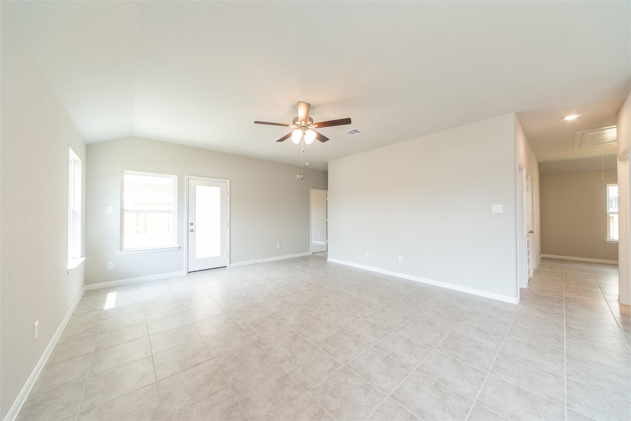 7034 Toluca Drive Property Photo 7