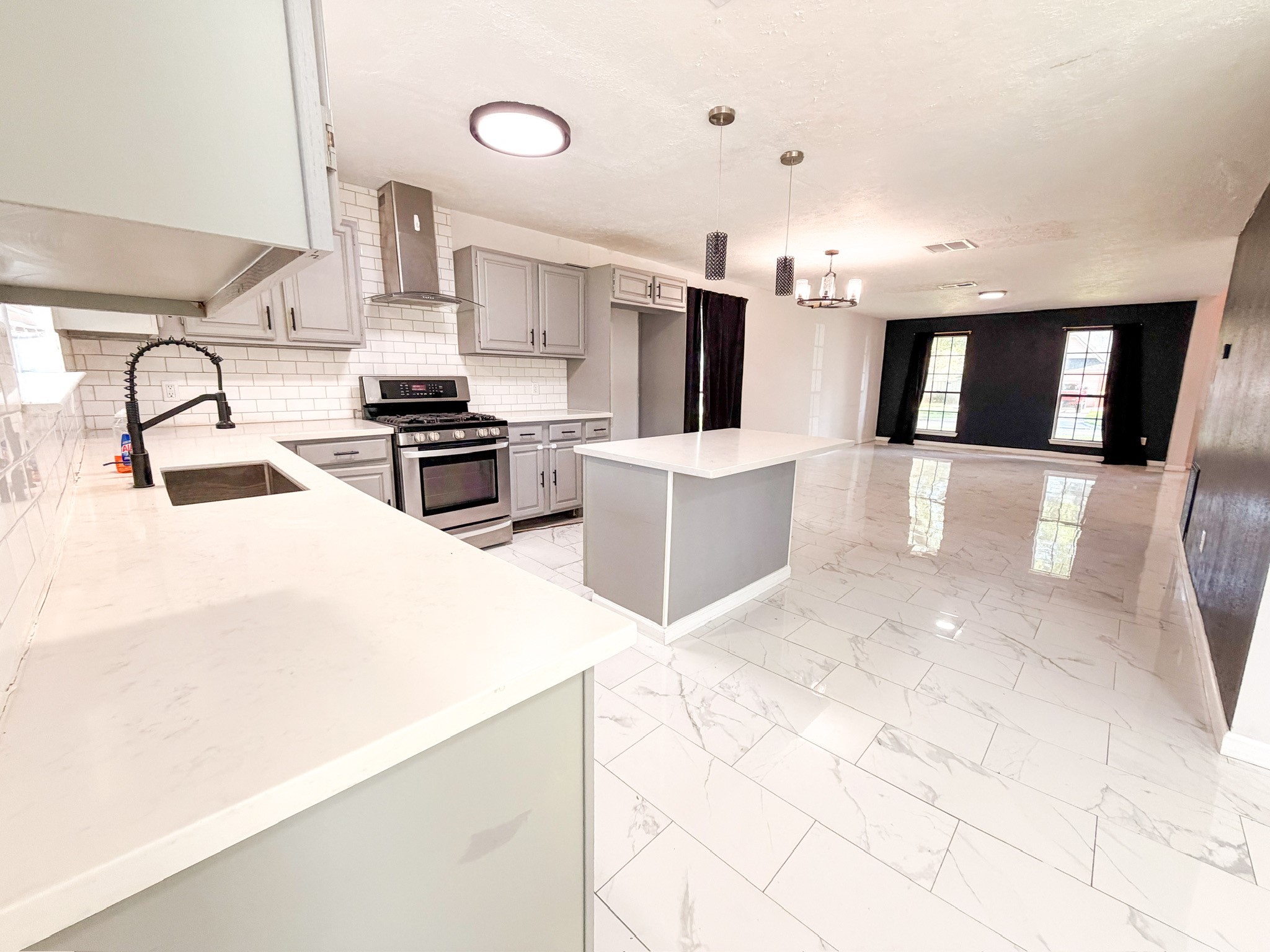 1802 Lavaca Street Property Photo 2