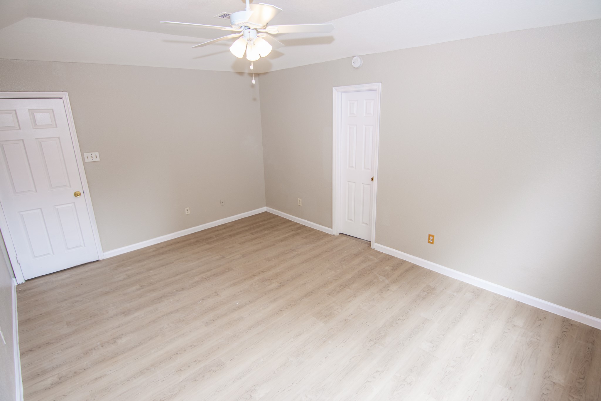 2611 Ashington Drive Property Photo 6