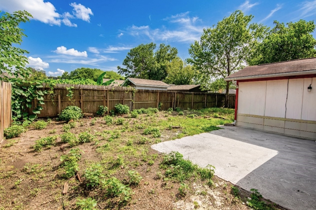 2611 Ashington Drive Property Photo 16