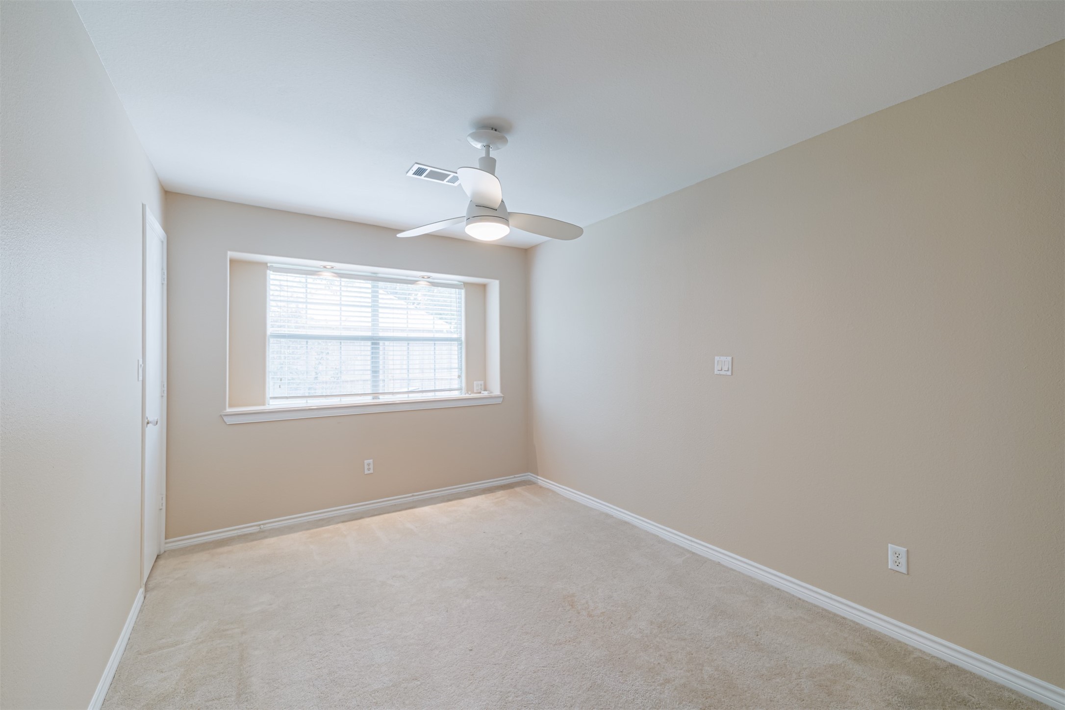 519 E Hillary Circle Property Photo 25