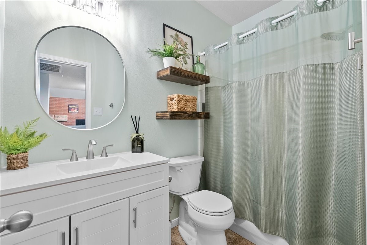 2111 Bataan Drive Property Photo 16