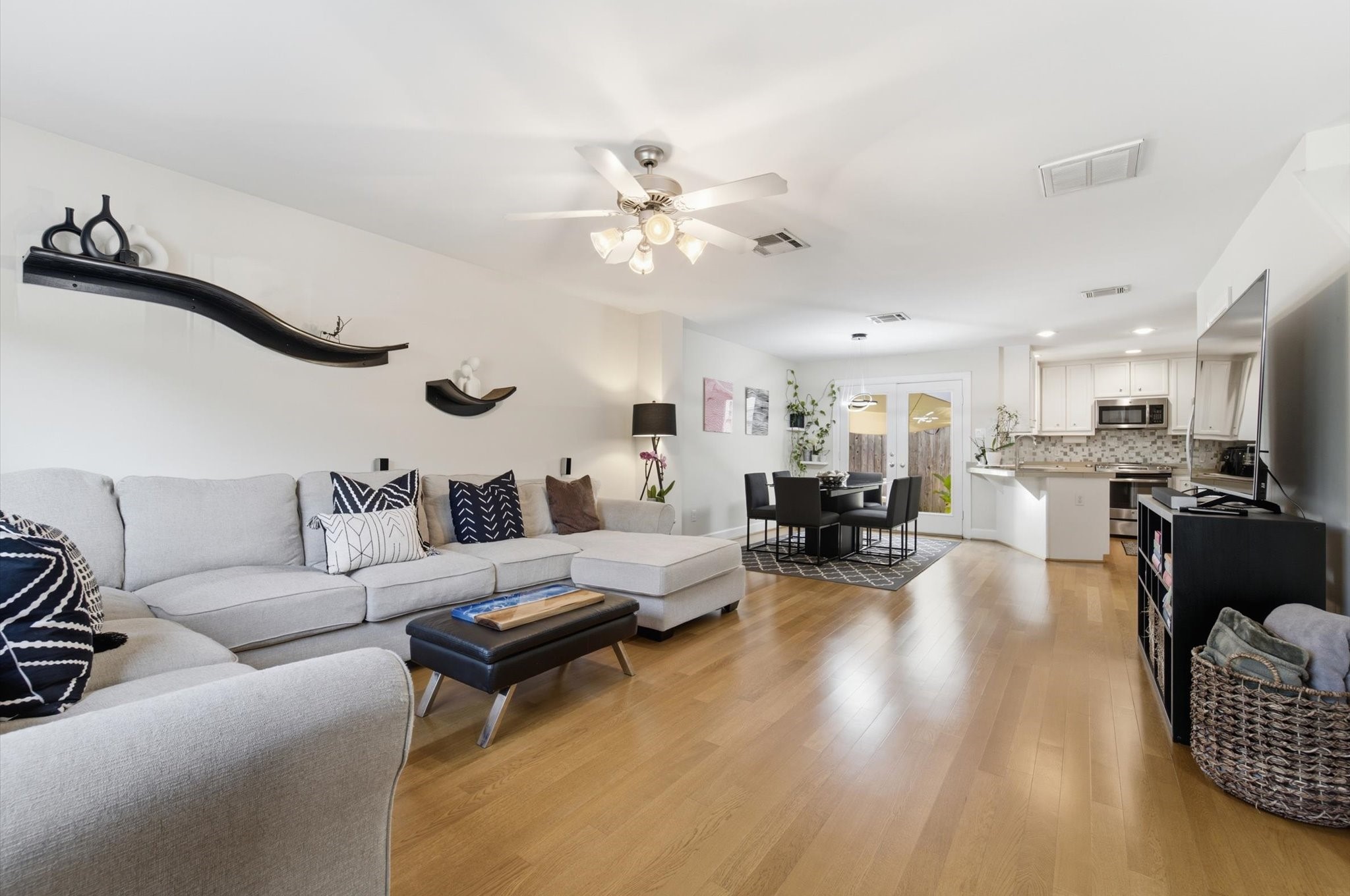 5951 South Loop E 42 Property Photo 2